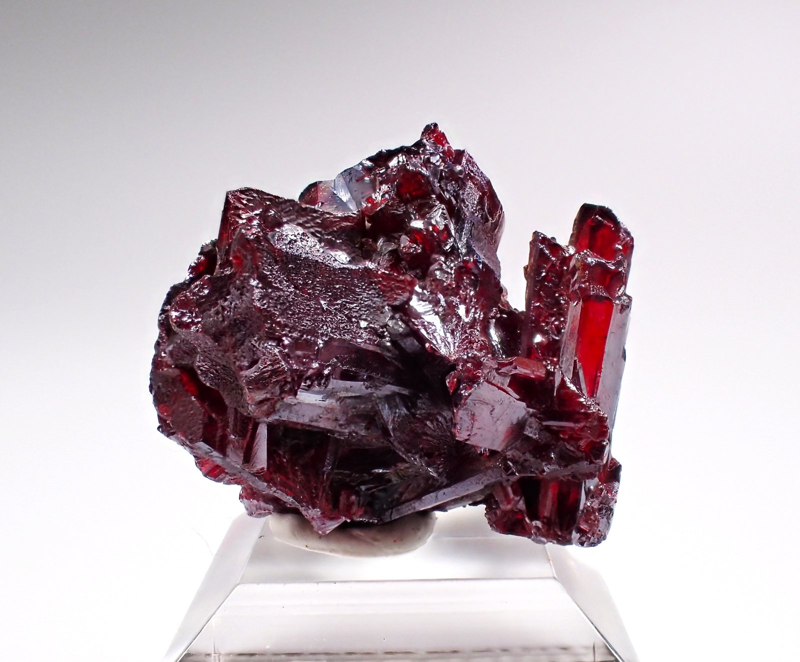 Proustite
22 mm x 20 mm x 17 mm
(Autor: Don Lum)