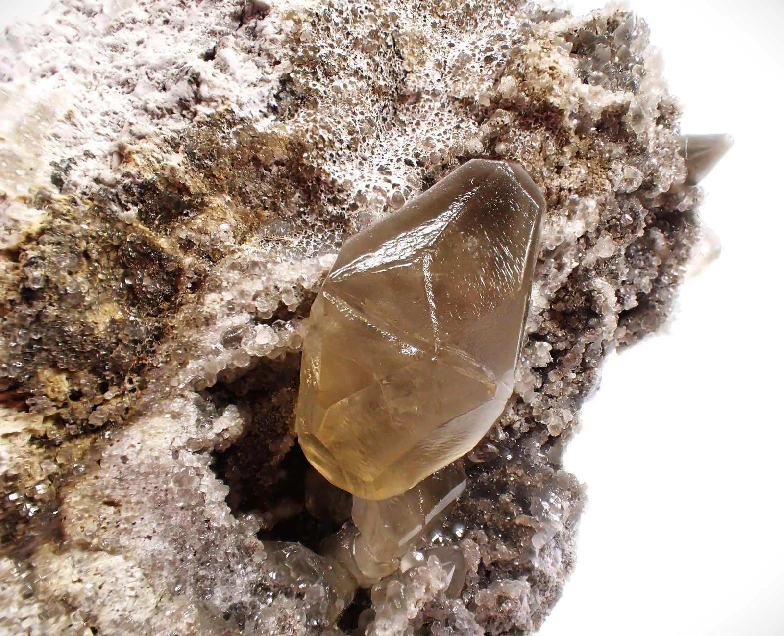 Calcite (twinned)
82 mm x 75 mm x 51 mm (crystal size 26 mm x 15 mm)
(Autor: Don Lum)