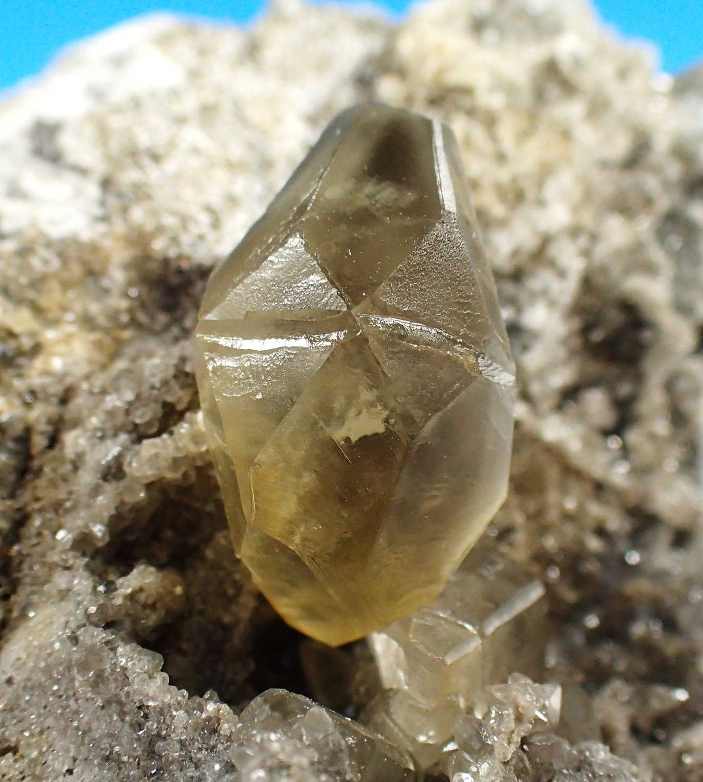 Calcite (twinned)
82 mm x 75 mm x 51 mm
(Autor: Don Lum)