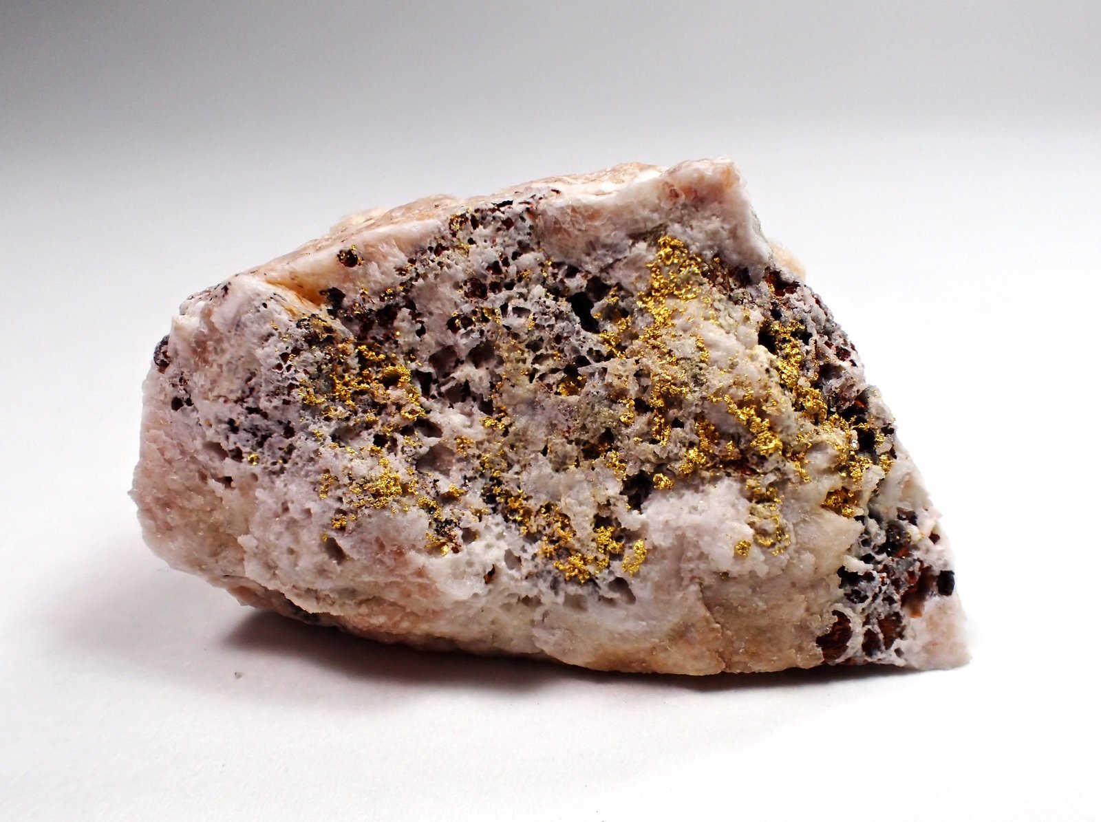 Gold, Quartz
40 mm x 23 mm x 23 mm
(Autor: Don Lum)