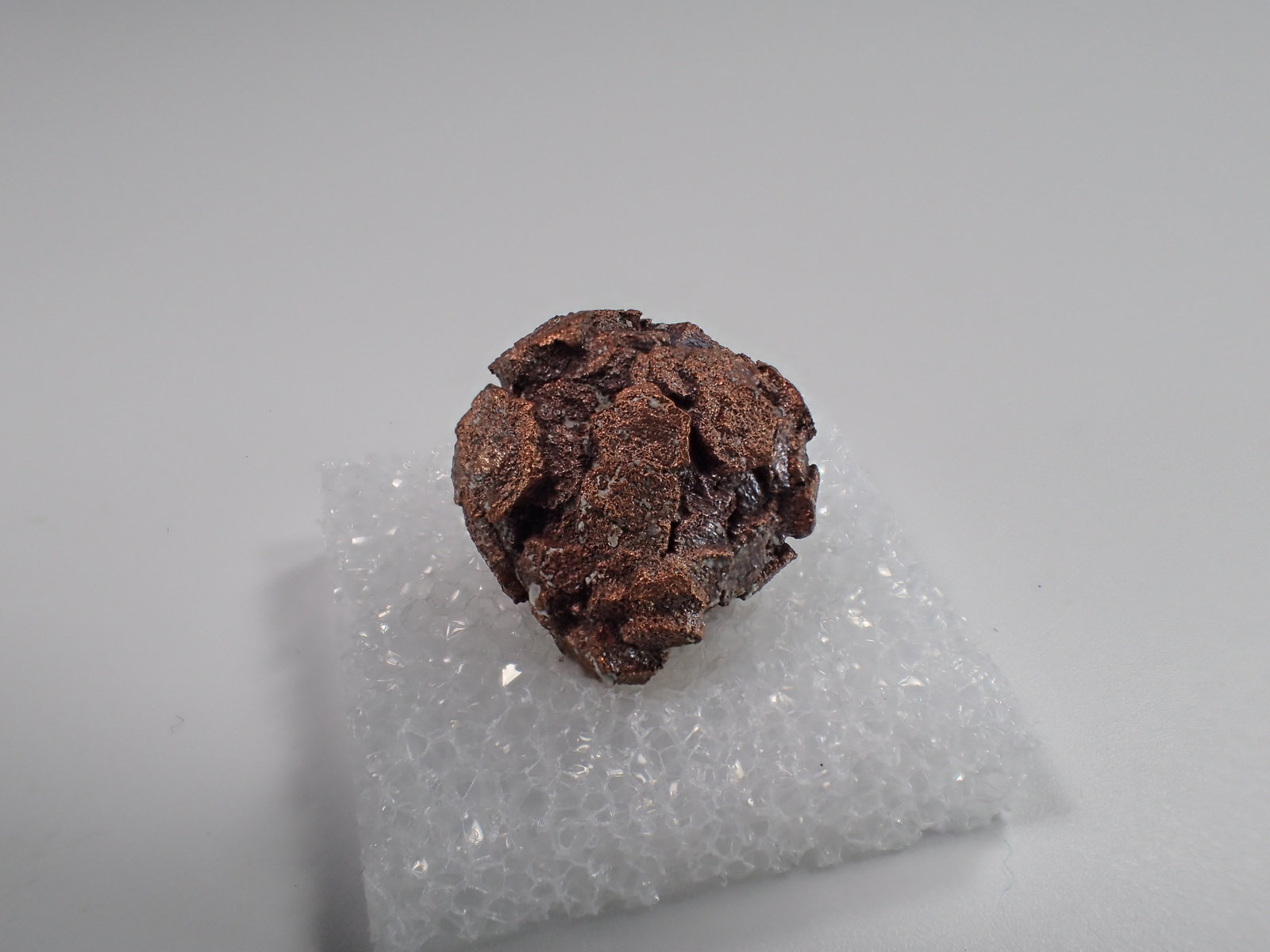 Copper after Aragonite
19 mm x 20 mm x 15 mm
(Autor: Don Lum)