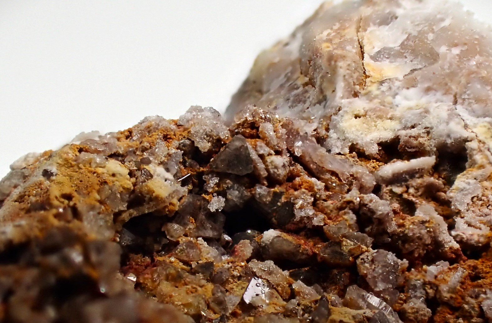 Zunyite
53 mm x 49 mm x 38 mm
(Autor: Don Lum)