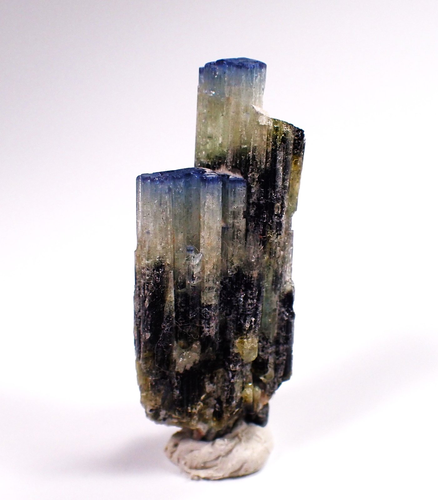 Elbaite (variety blue cap) Tourmaline Group
45 mm x 20 mm x 14 mm
(Autor: Don Lum)