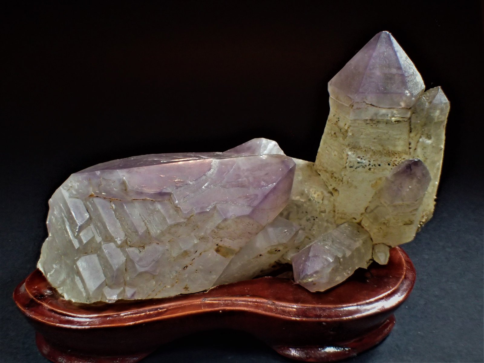Quartz (variety amethyst)
173 mm x 105 mm x 97 mm
(Autor: Don Lum)