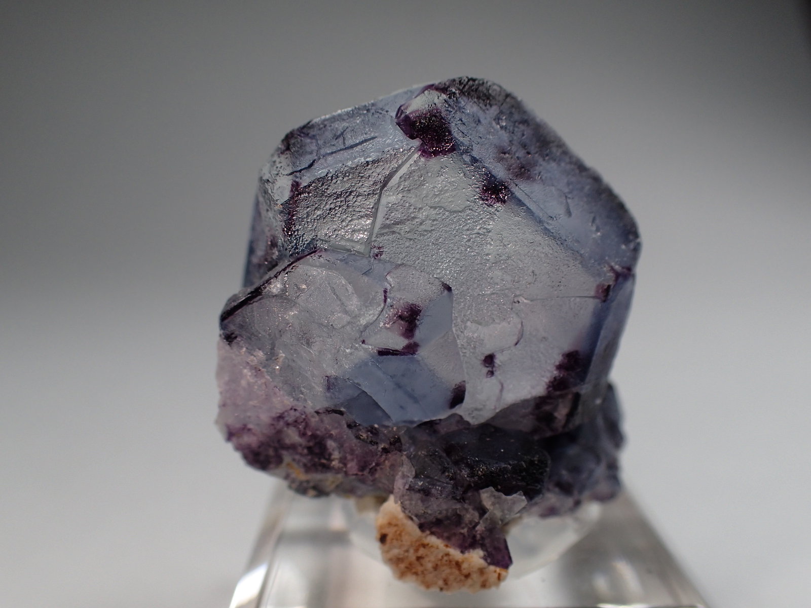 Fluorite (Spinel Law Twin)
30 mm x 31 mm x 19 mm
(Autor: Don Lum)