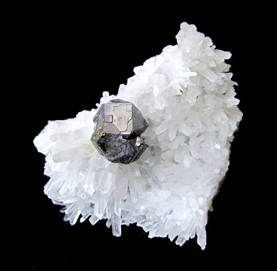 Galena on Quartz
Specimen size 9 cm
(Autor: Tobi)