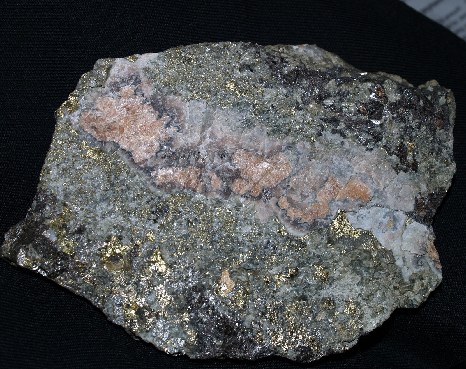 Triplite
12.5x10.5x1.5 cm
(Autor: Joseph DOliveira)