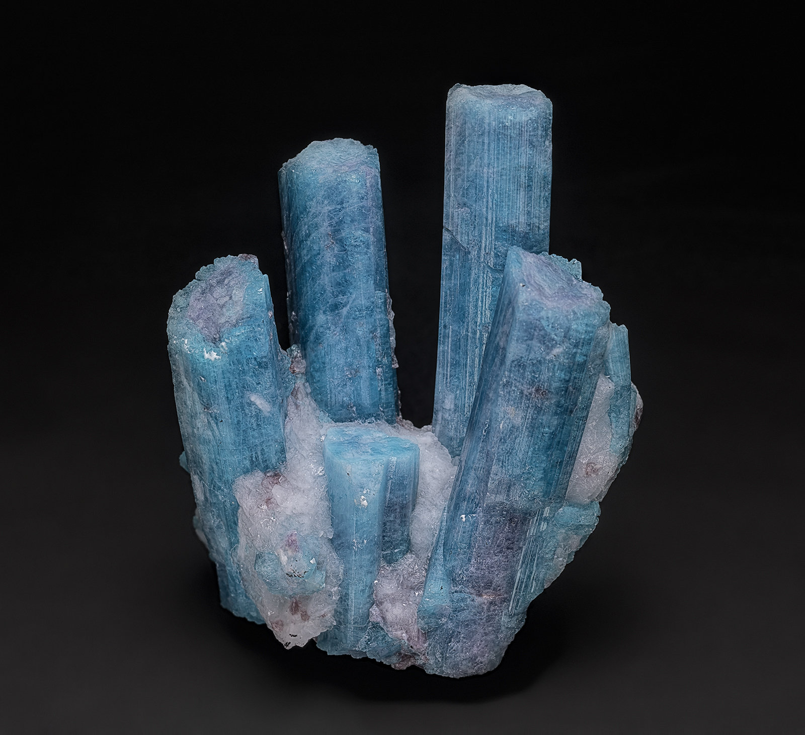 Elbaite (variety cuprian elbaite), Quartz
4.9 x 6.4 cm
(Autor: am mizunaka)