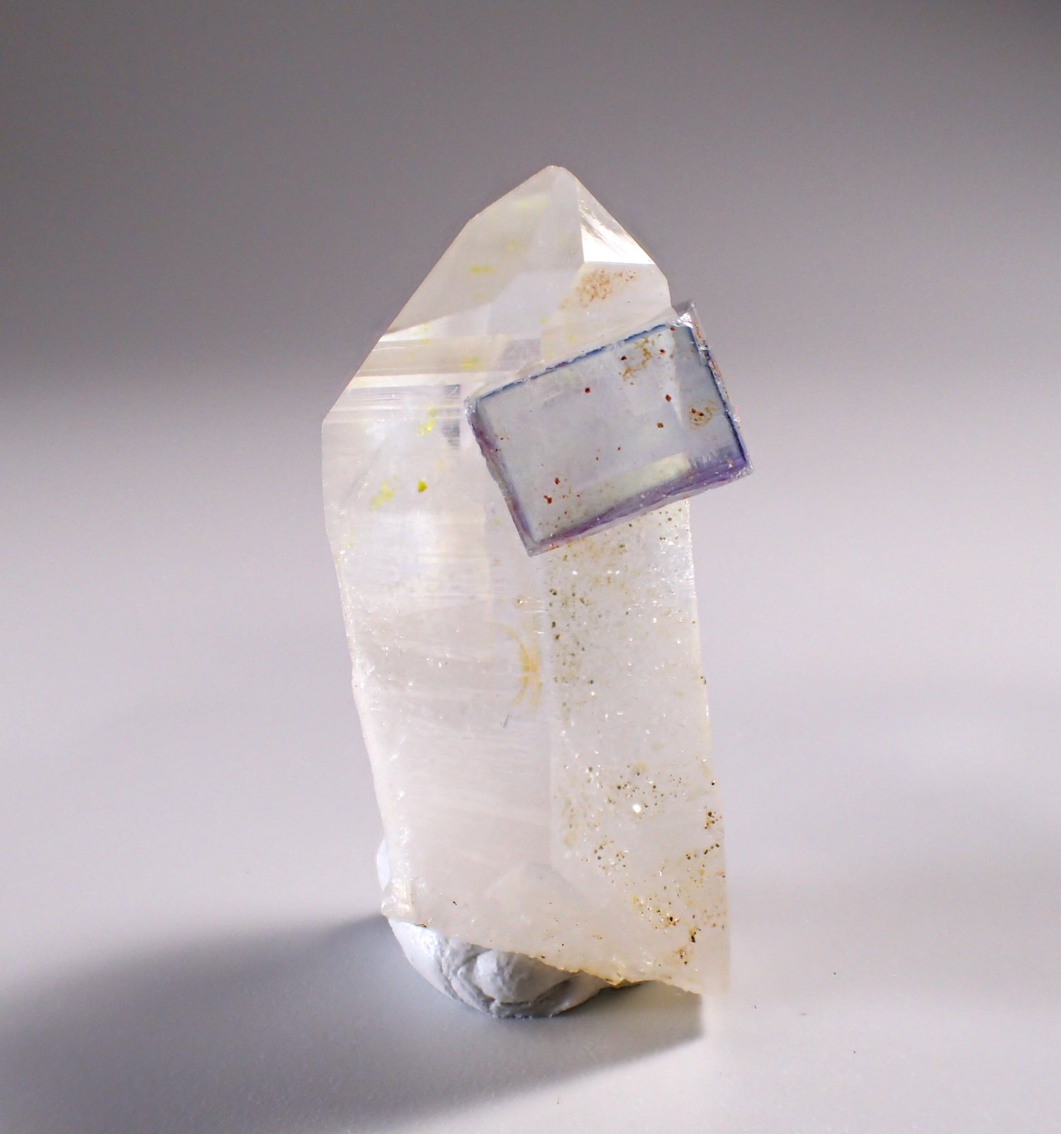 Fluorite, Quartz
35 mm x 16 mm
(Autor: Don Lum)