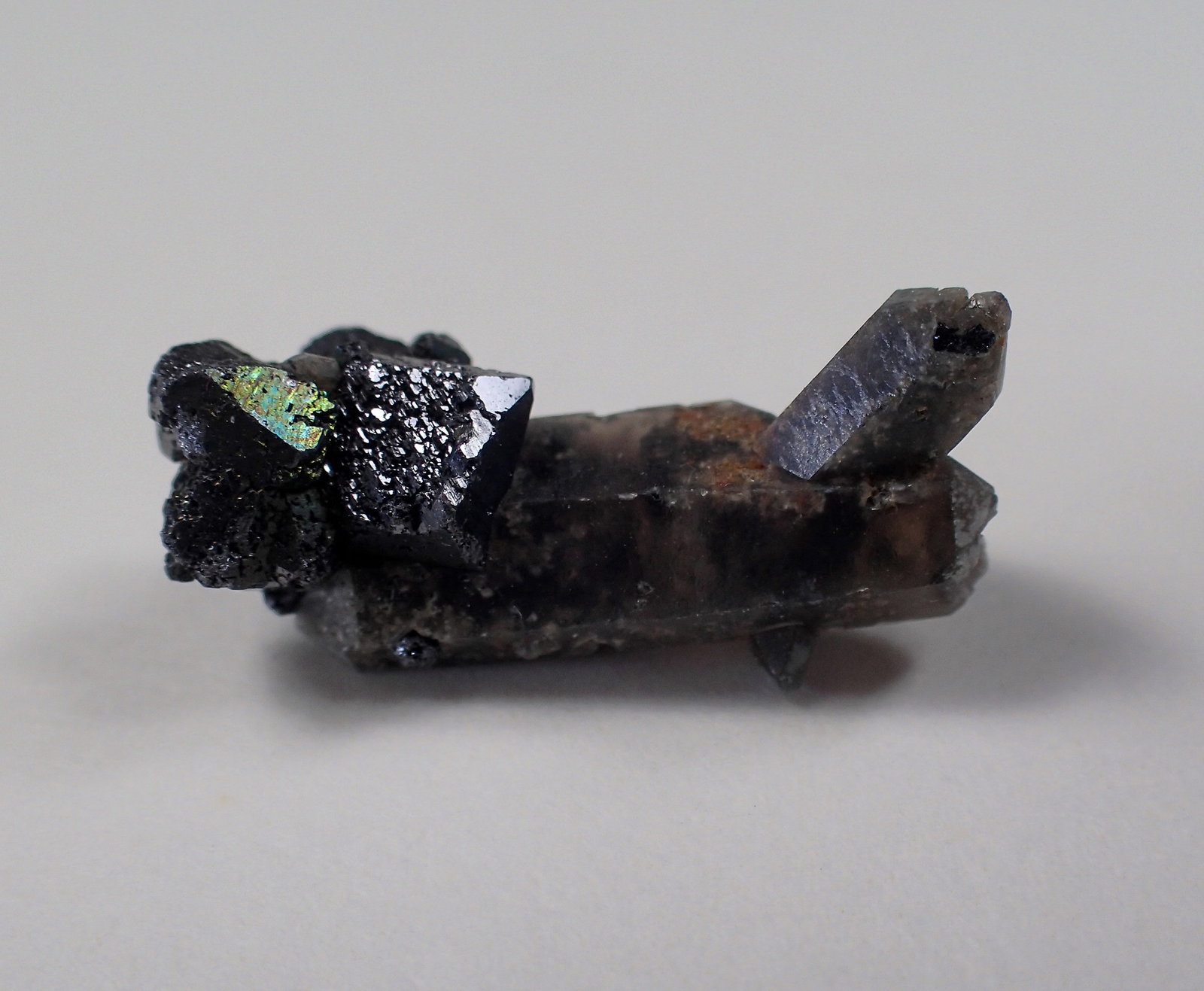 Brookite, Quartz (variety smoky)
22.5 mm x 11.3 mm x 9.9 mm
(Autor: Don Lum)