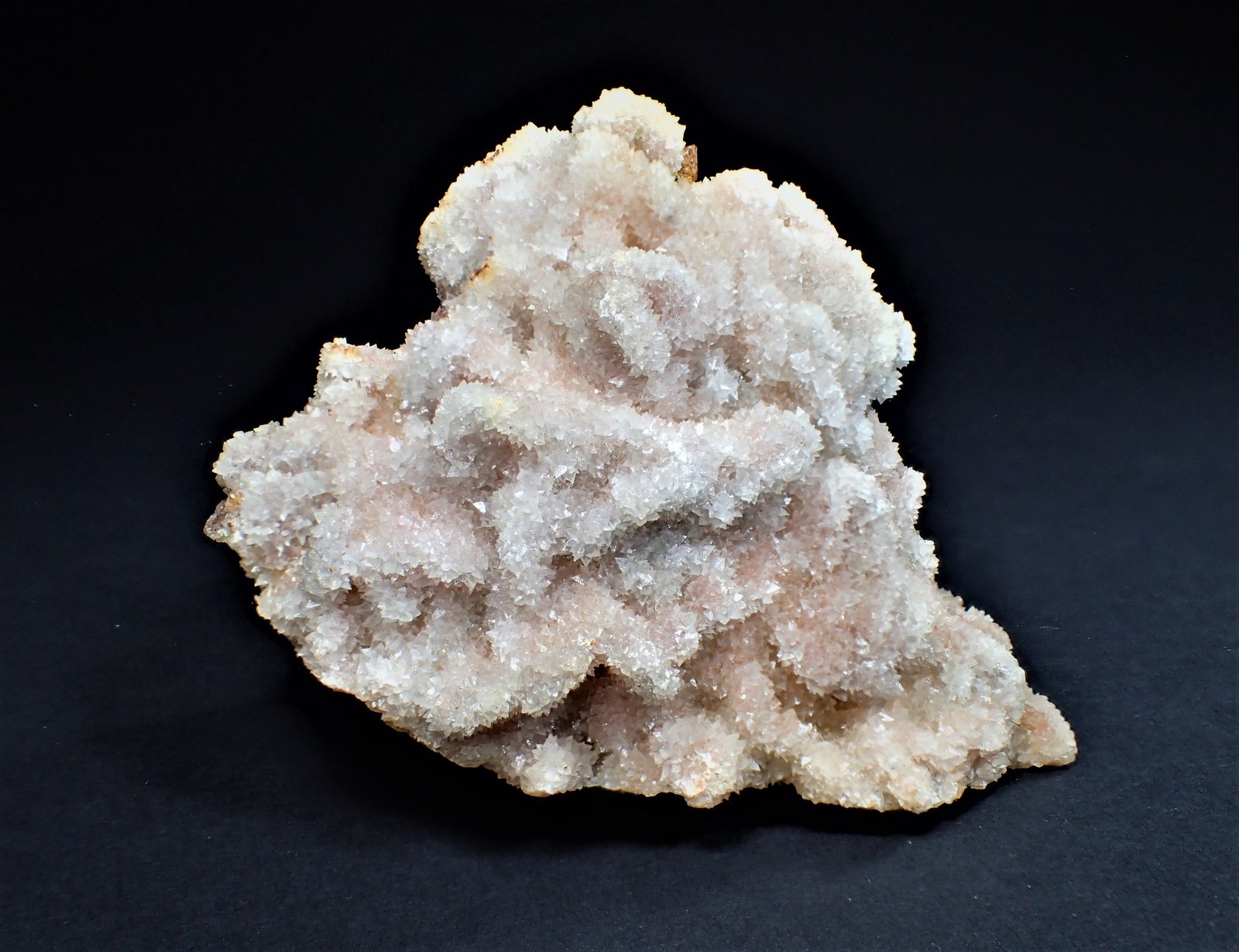 Dolomite, Calcite
84 mm x 55 mm x 45 mm
(Autor: Don Lum)