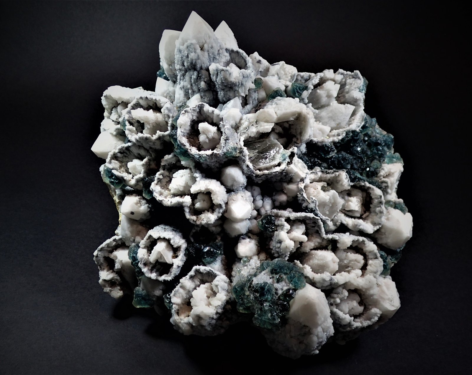 Fluorite, Quartz
225 mm x 214 mm
(Autor: Don Lum)