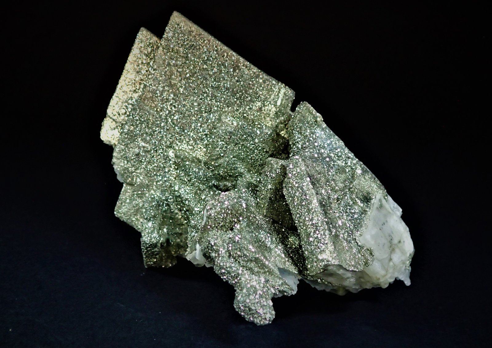 Pyrite perimorphic of Baryte
105 mm x 88 mm
(Autor: Don Lum)
