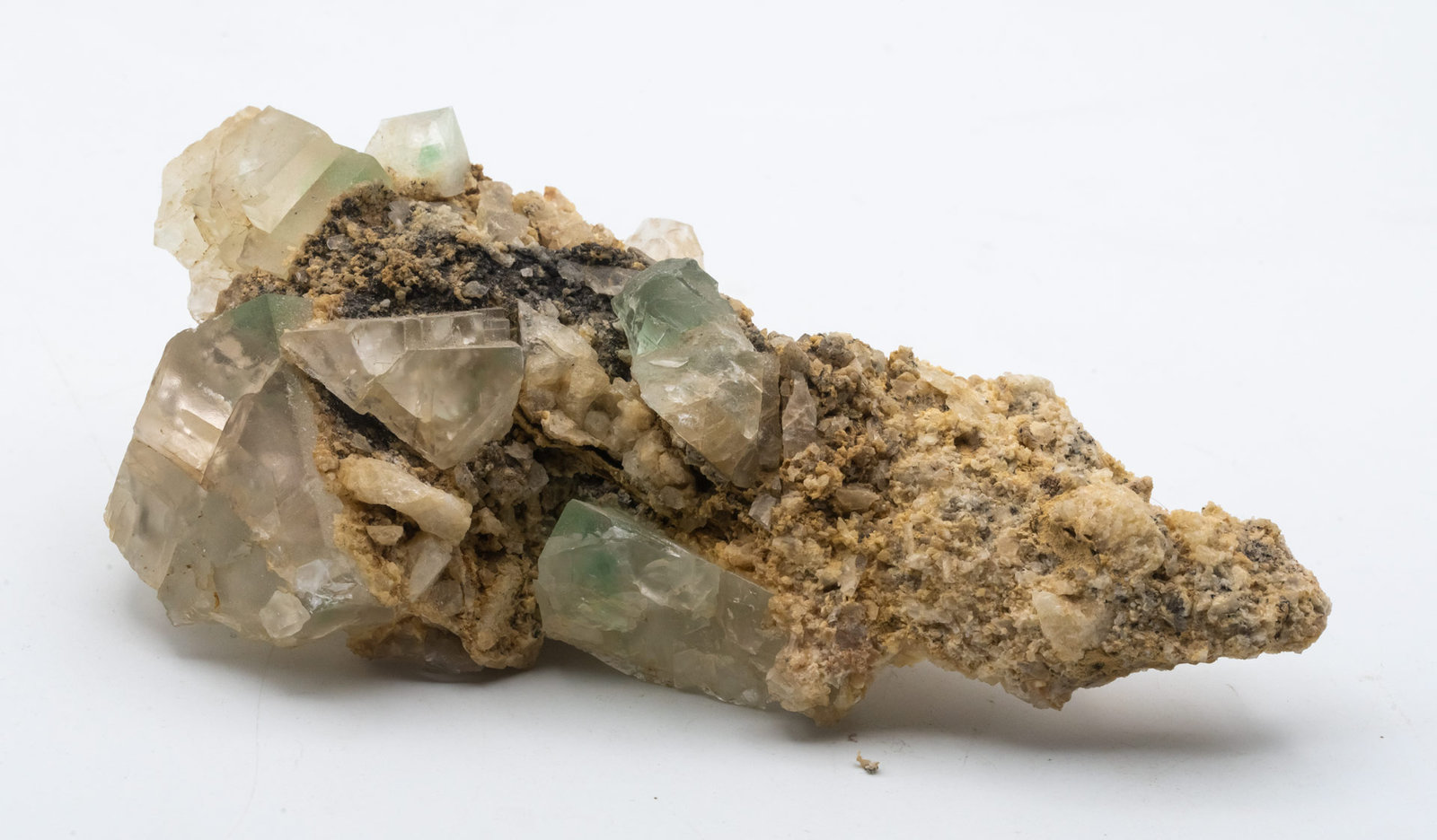 Fluorite, Aragonite
16 x 8 x 5 cm
(Autor: Bergur_E_Sigurdarson)