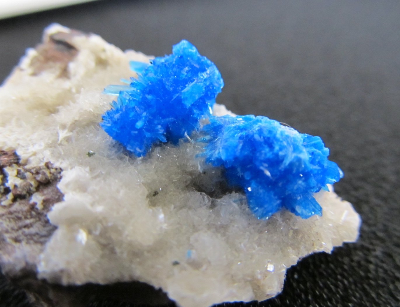 Pentagonite
8 x8 mm
(Autor: steven calamuci)
