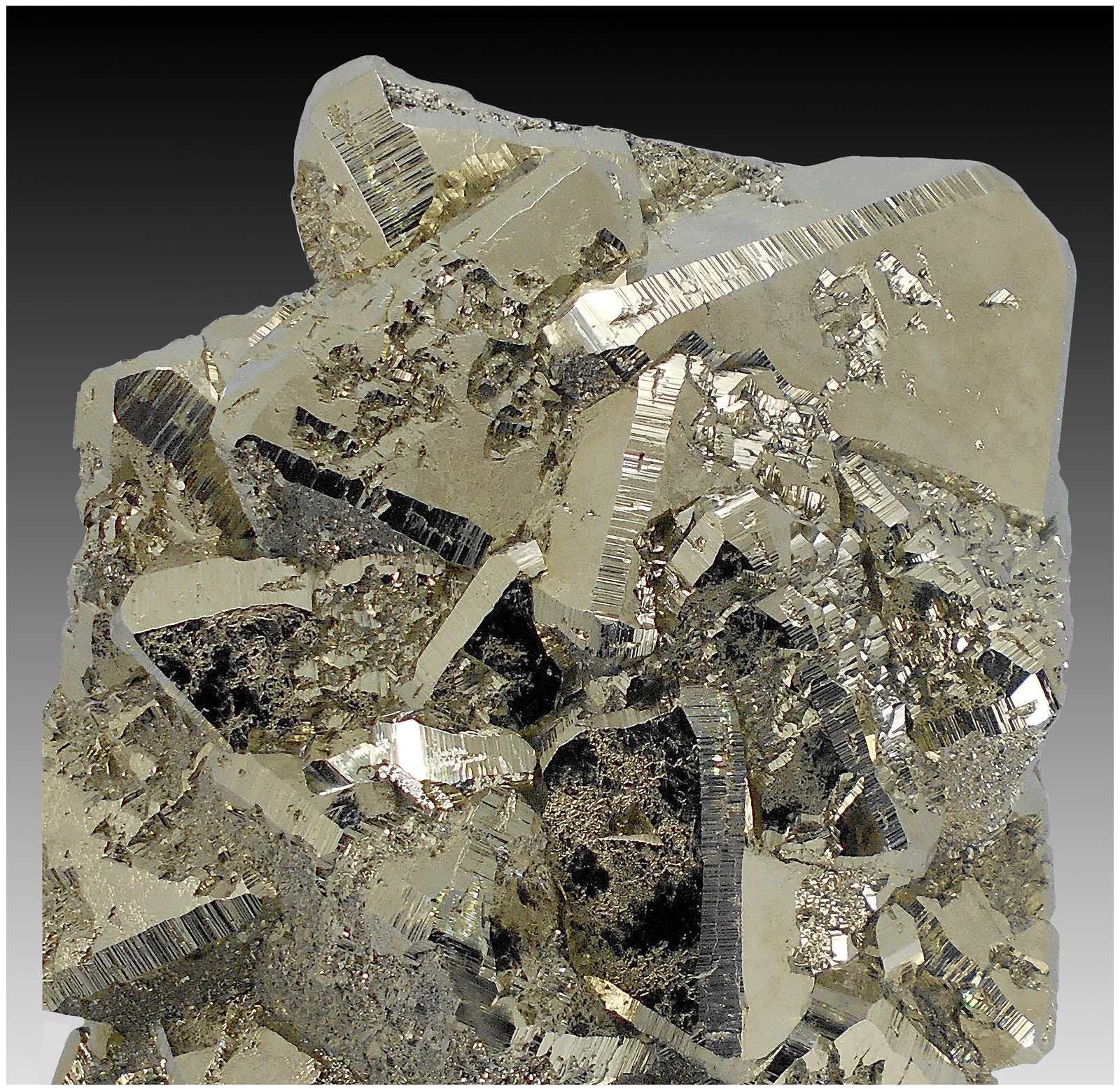 Pyrite
22 cm x 18 cm x 8 cm
(Autor: silvia)