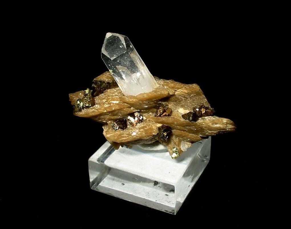 Quartz, Siderite, Chalcopyrite
Specimen size 4 cm
(Autor: Tobi)