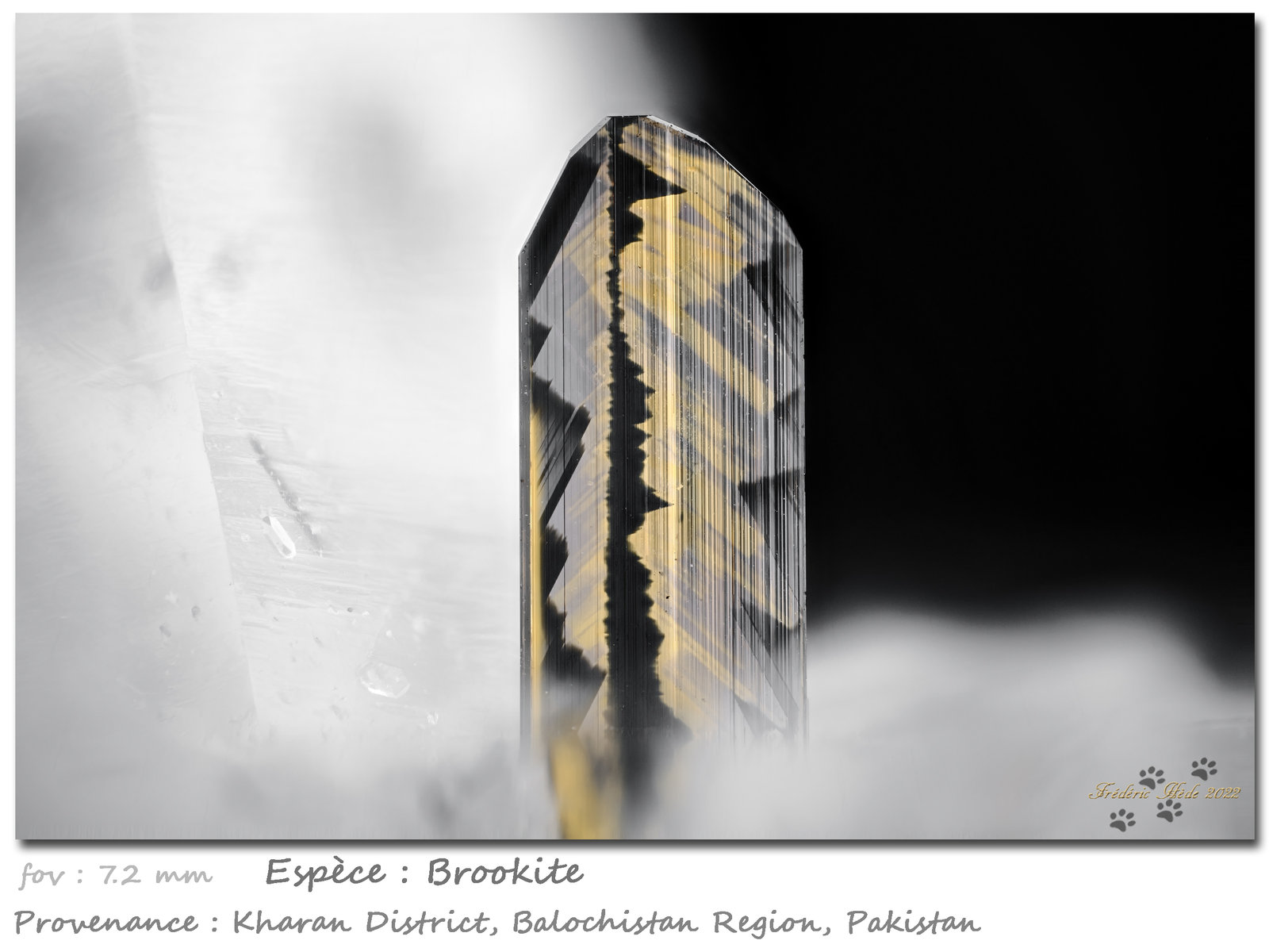 Brookite
fov 7.2 mm
(Autor: ploum)
