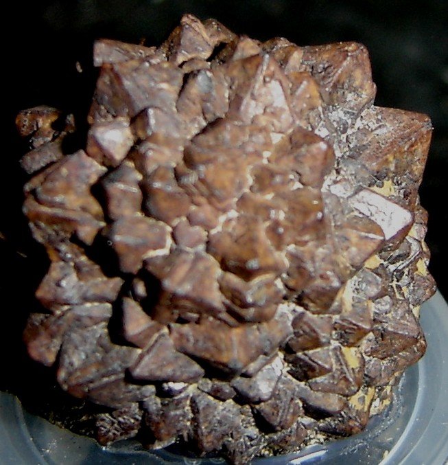 Goethite
2,3 x 2,4 x 2,3 cm
(Autor: Anísio Cláudio)