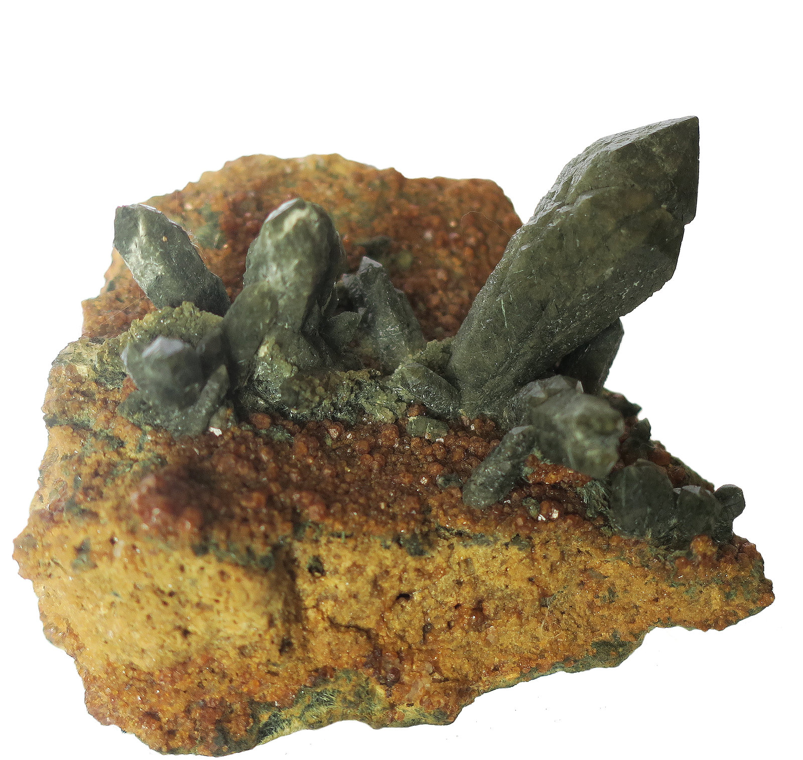 Quartz (variety prase) with Andradite (Garnet Group)
7.5 x 7 x 5.5 cm
(Autor: JoséMiguel)