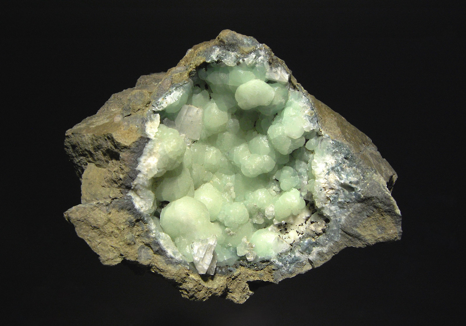 Prehnite
5.5 x 8.5 x 11.2 cm
(Autor: Michael Shaw)