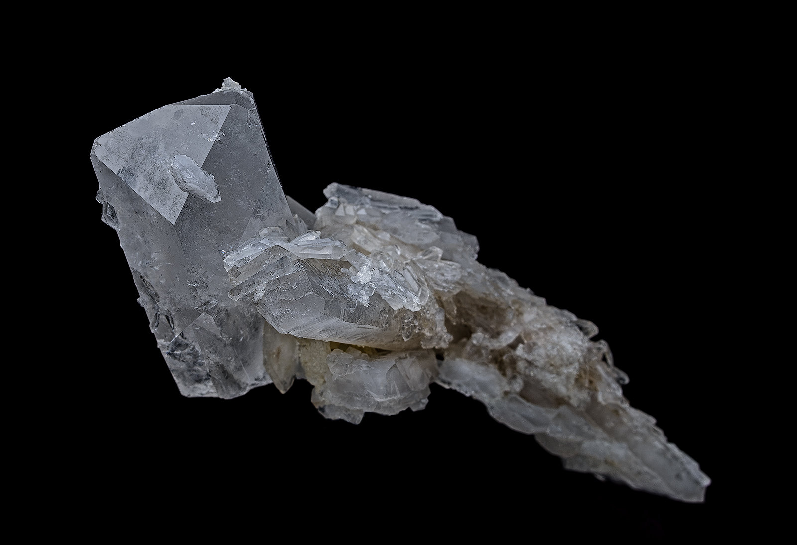 Quartz
9.0 x 4.3 cm
(Autor: am mizunaka)