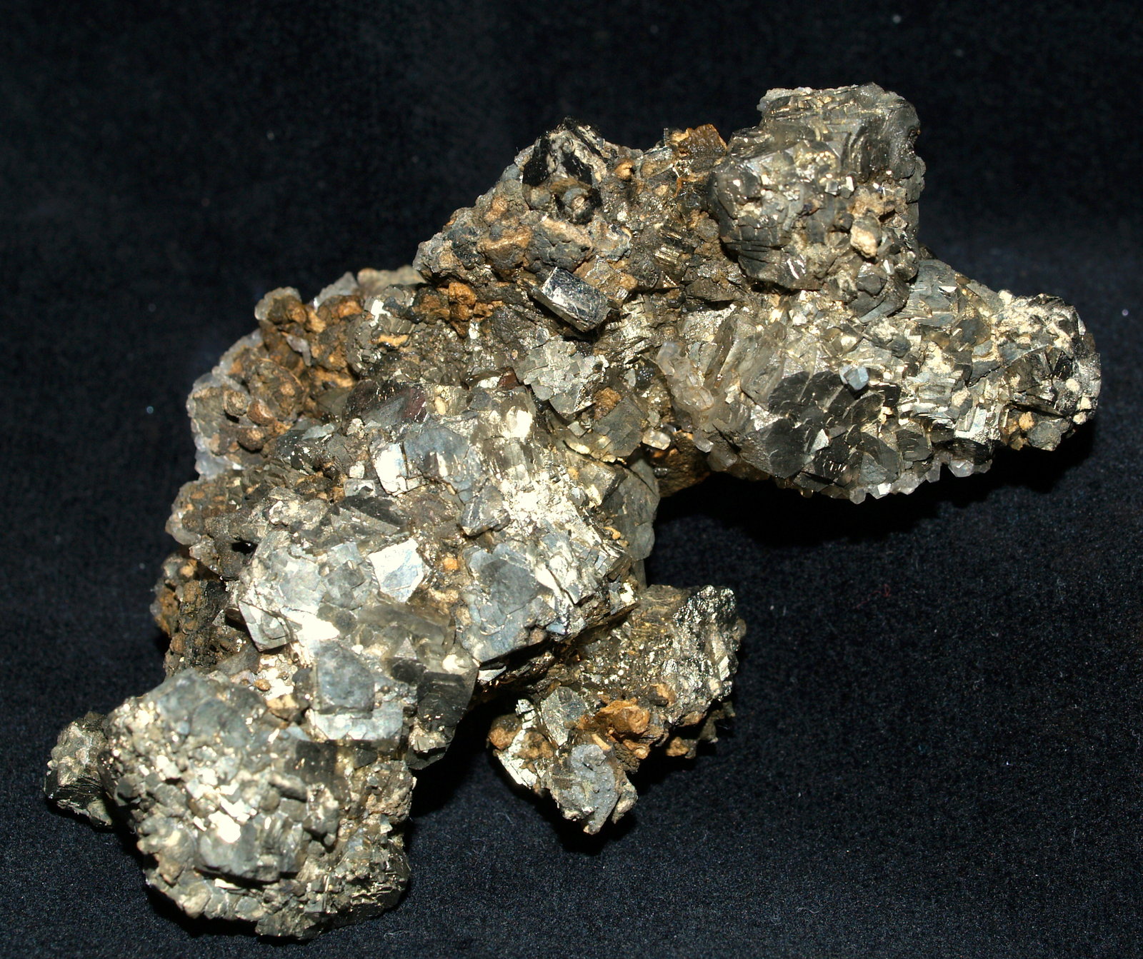 Pyrite
9x4.5x4 cm
(Autor: Joseph DOliveira)