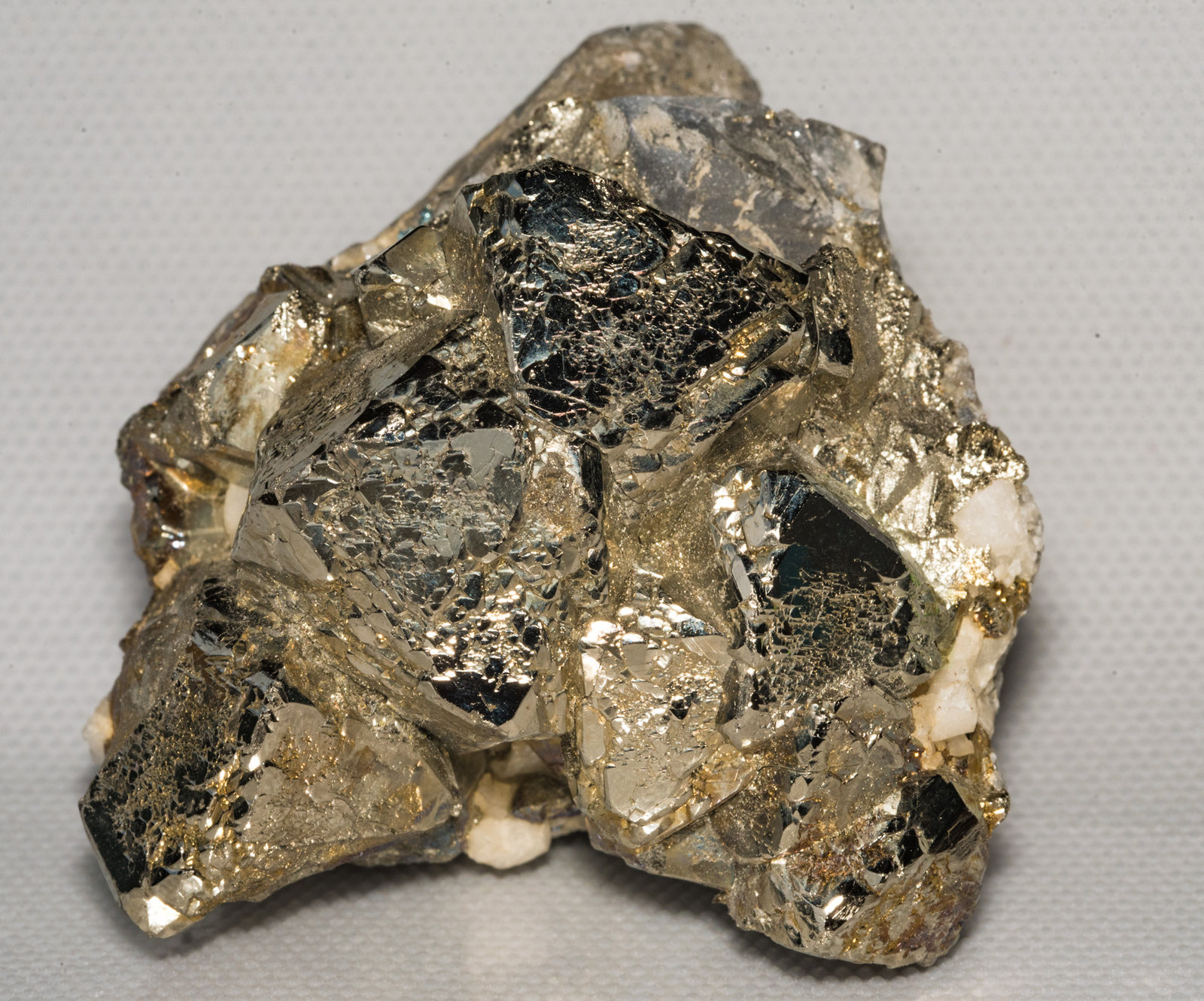 Pyrite
55mm x 68mm x 41mm
(Autor: Bergur_E_Sigurdarson)