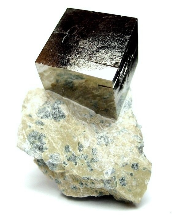 Pyrite
Specimen height 4 cm
(Autor: Tobi)