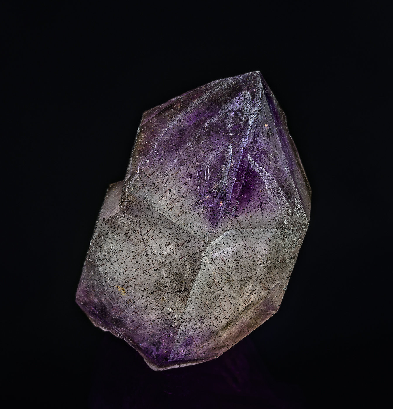 Quartz (variety amethyst)
2.6 x 1.6 cm
(Autor: am mizunaka)