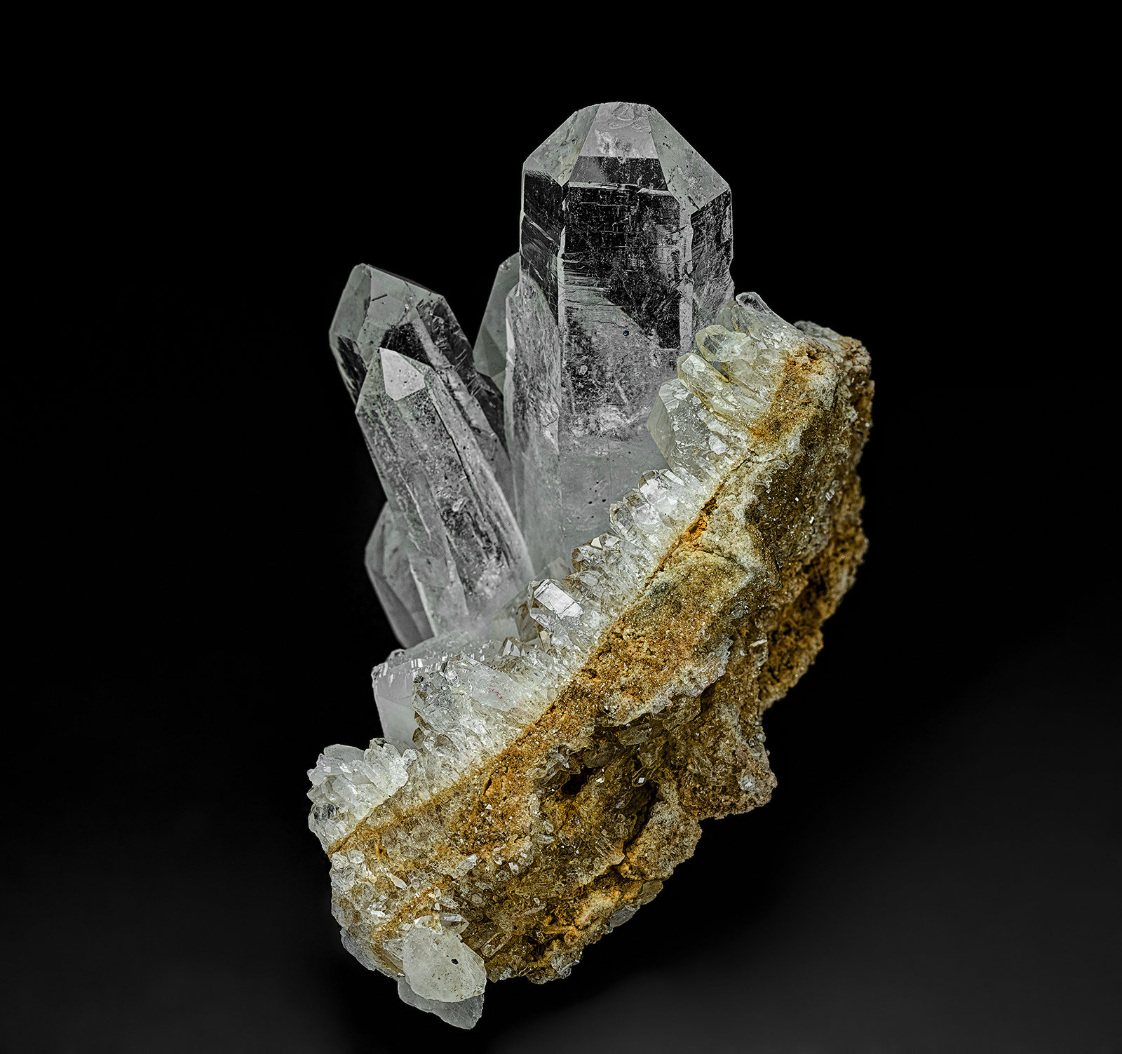 Quartz, Anatase
7.1 x 5.8 x 5.3 cm
(Autor: am mizunaka)