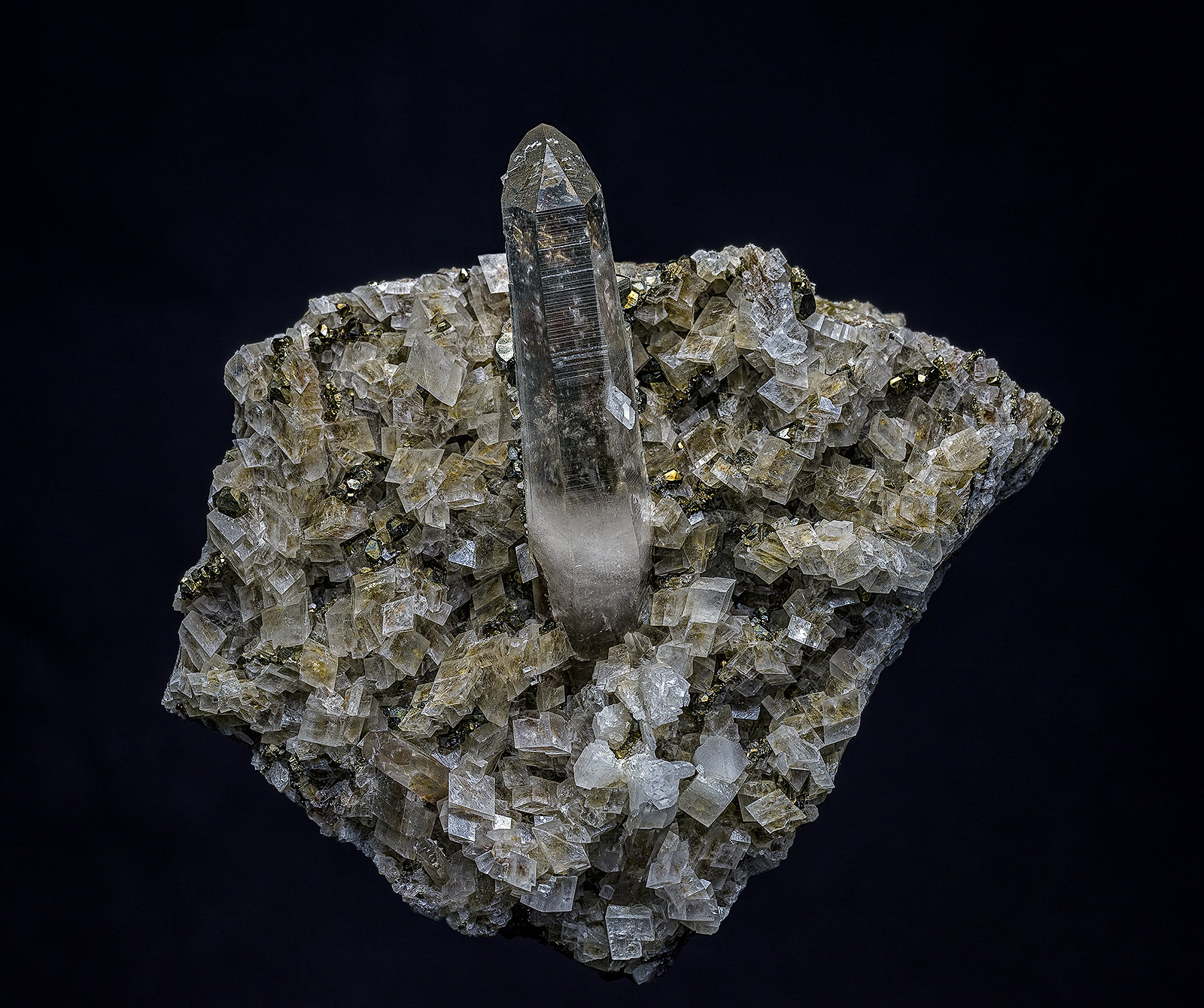 Quartz, Ankerite, Pyrite
8.5 x 7.6 cm
(Autor: am mizunaka)