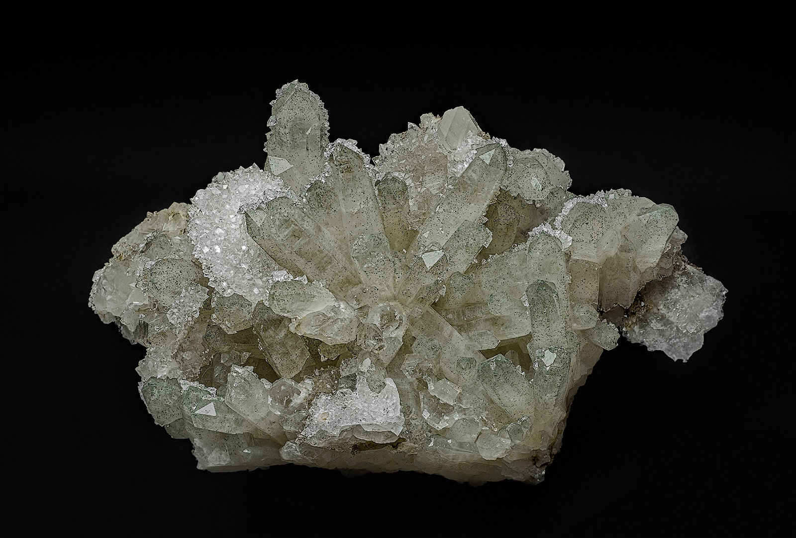 Quartz, Apophyllite
11.4 x 8.4 cm
(Autor: am mizunaka)