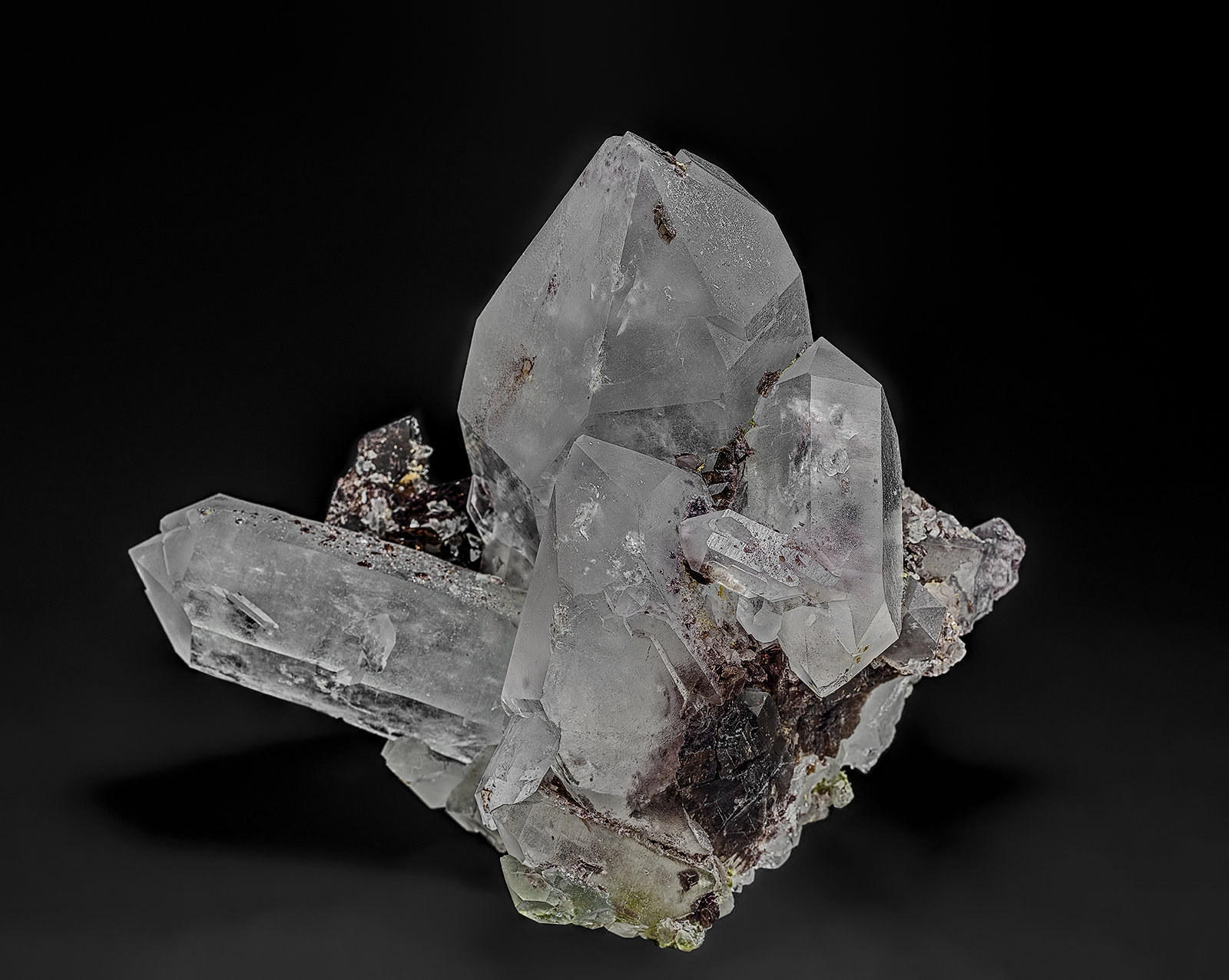 Quartz, Axinite-(Fe)
8.8 x 8.0 cm
(Autor: am mizunaka)