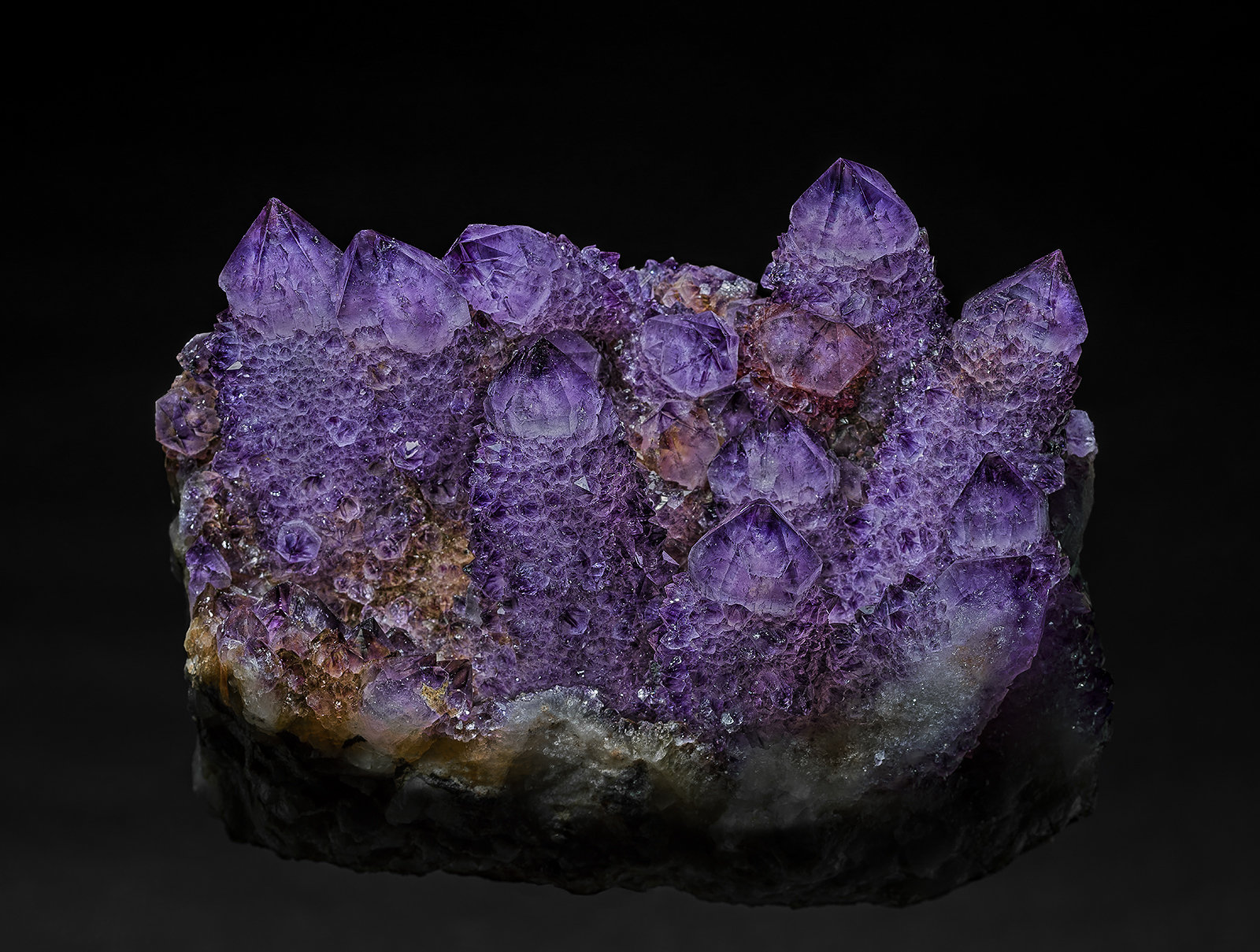 Quartz (variety amethyst)
8.2 x 11.4 cm
(Autor: am mizunaka)