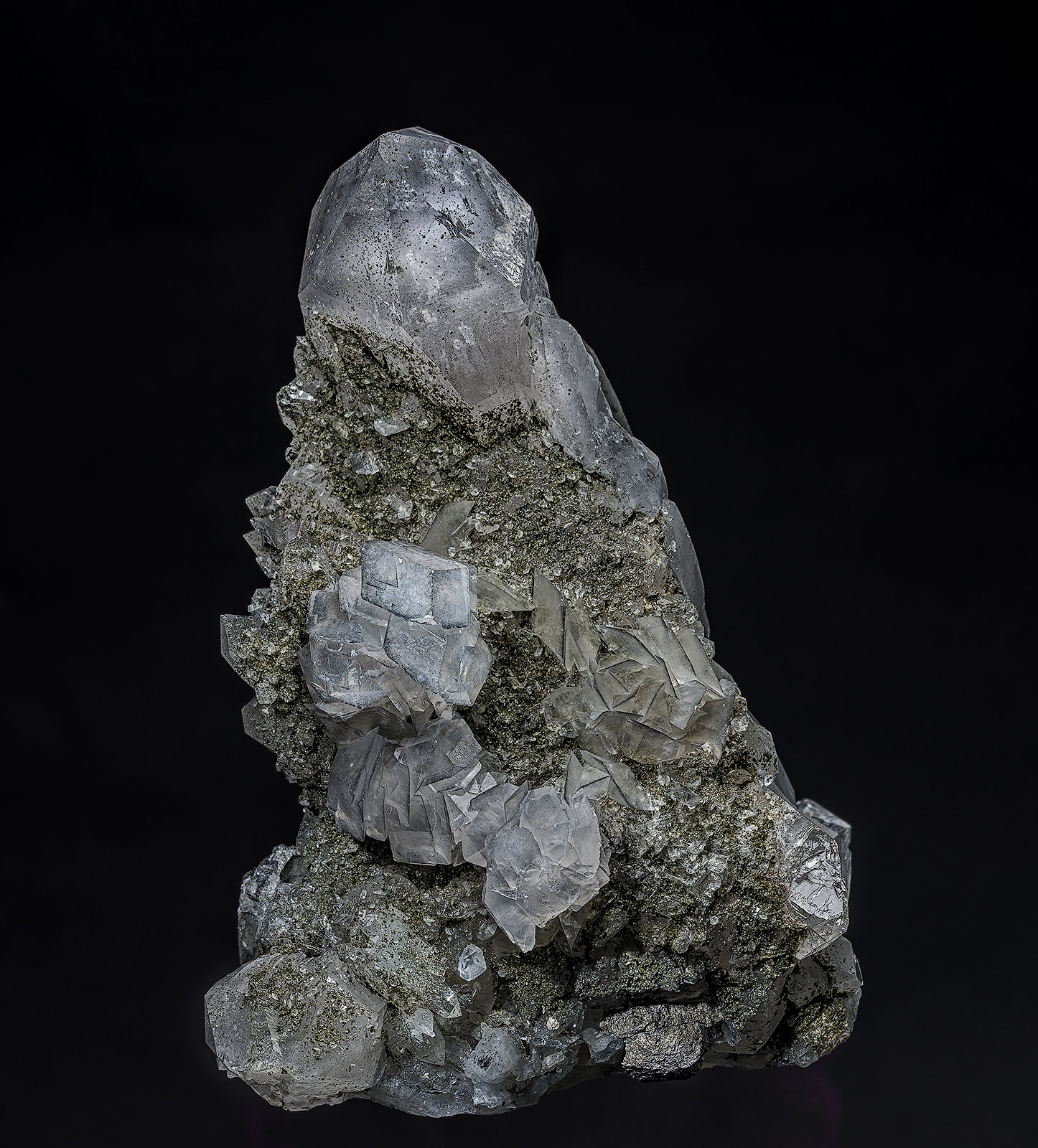 Quartz, Calcite, Pyrite
9.4 x 7.0 cm
(Autor: am mizunaka)