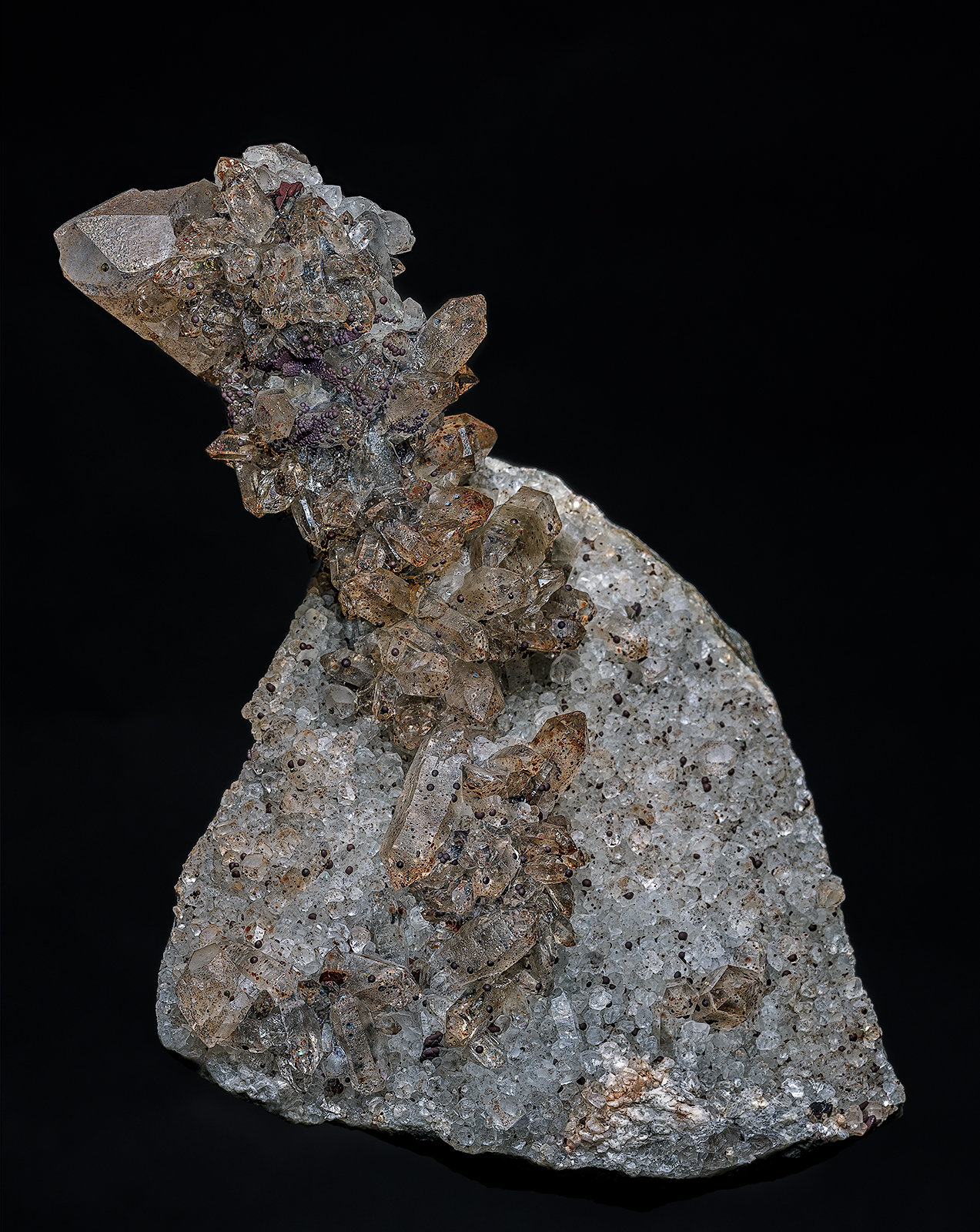 Quartz, Calcite, Hematite
14.0 x 10.0 x 9.0 cm
(Autor: am mizunaka)