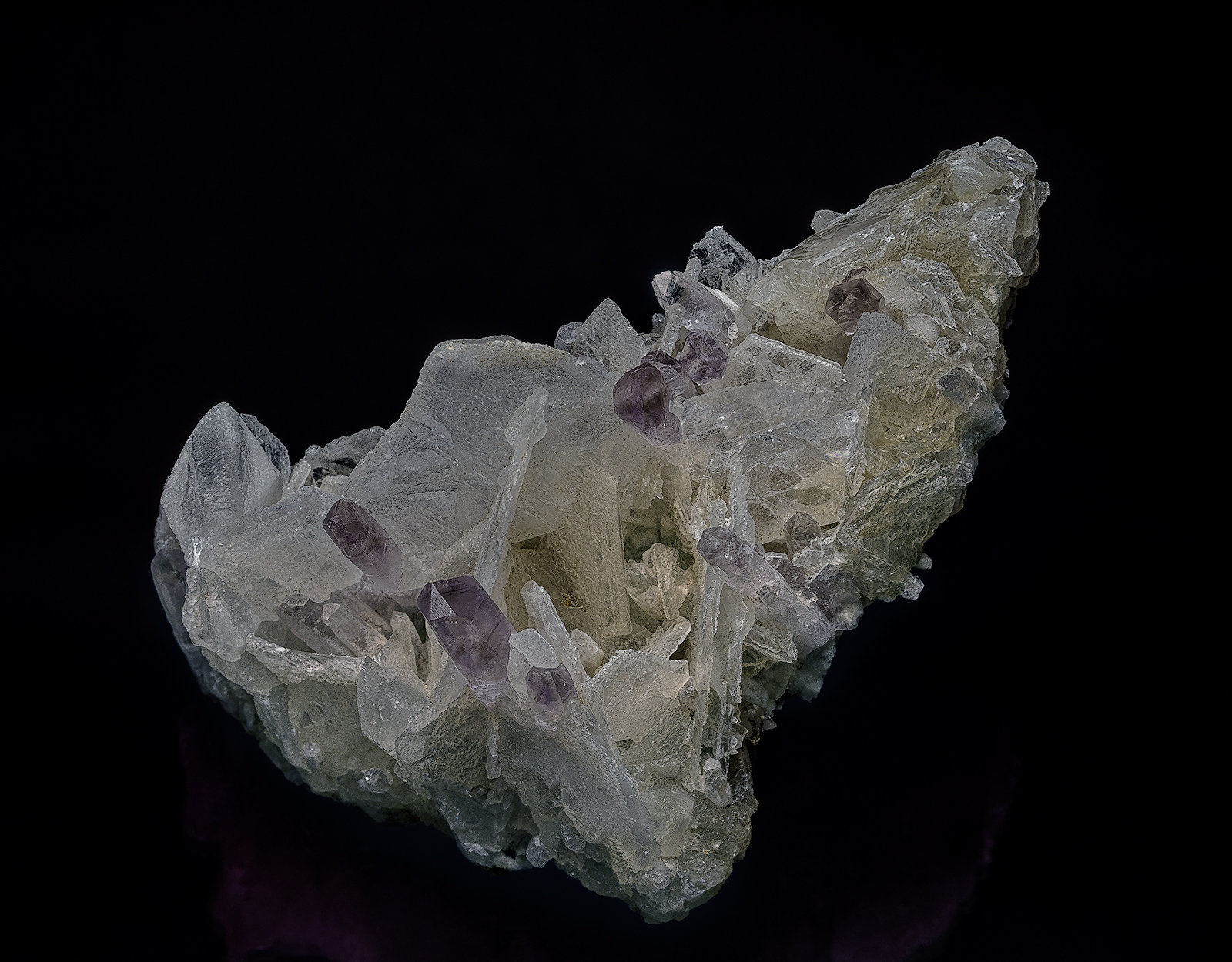 Quartz (variety amethyst), Calcite
8.8 x 6.3 cm
(Autor: am mizunaka)
