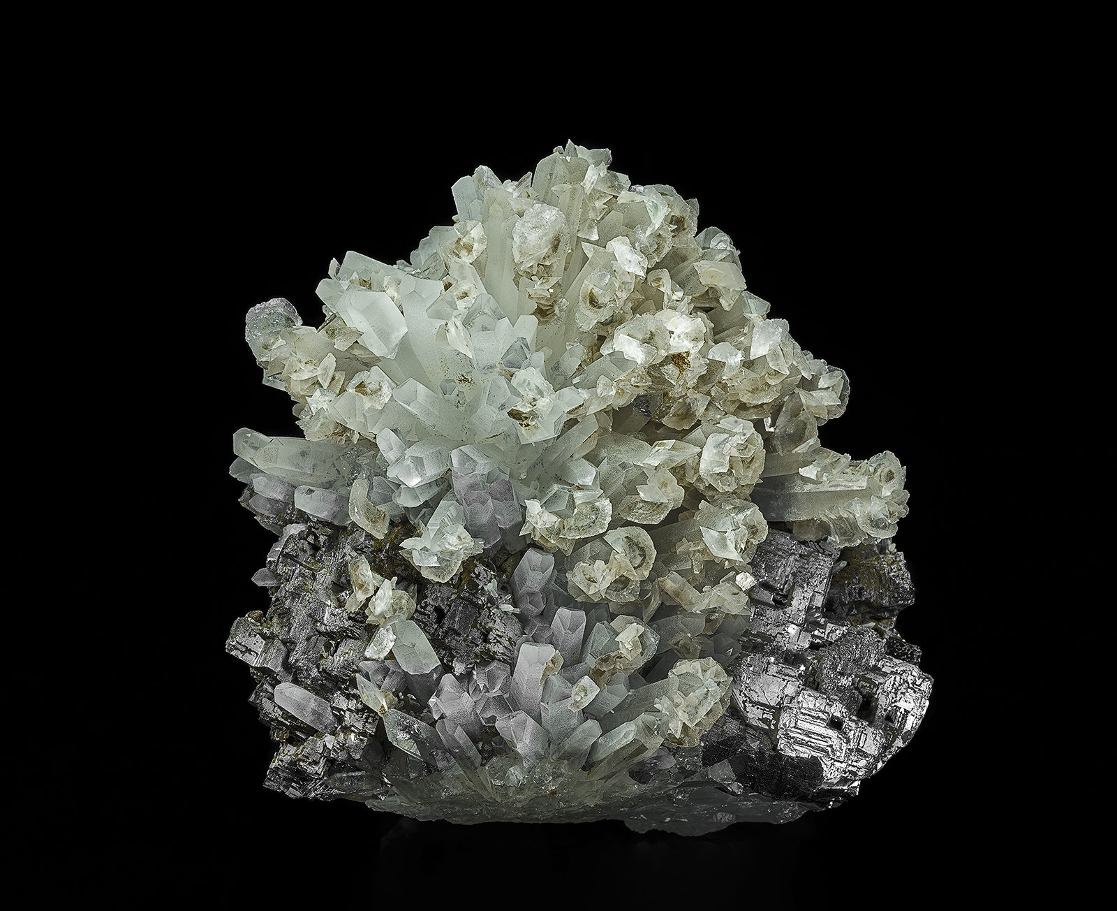 Quartz, Calcite, Galena
11.9 x 10.0 cm
(Autor: am mizunaka)