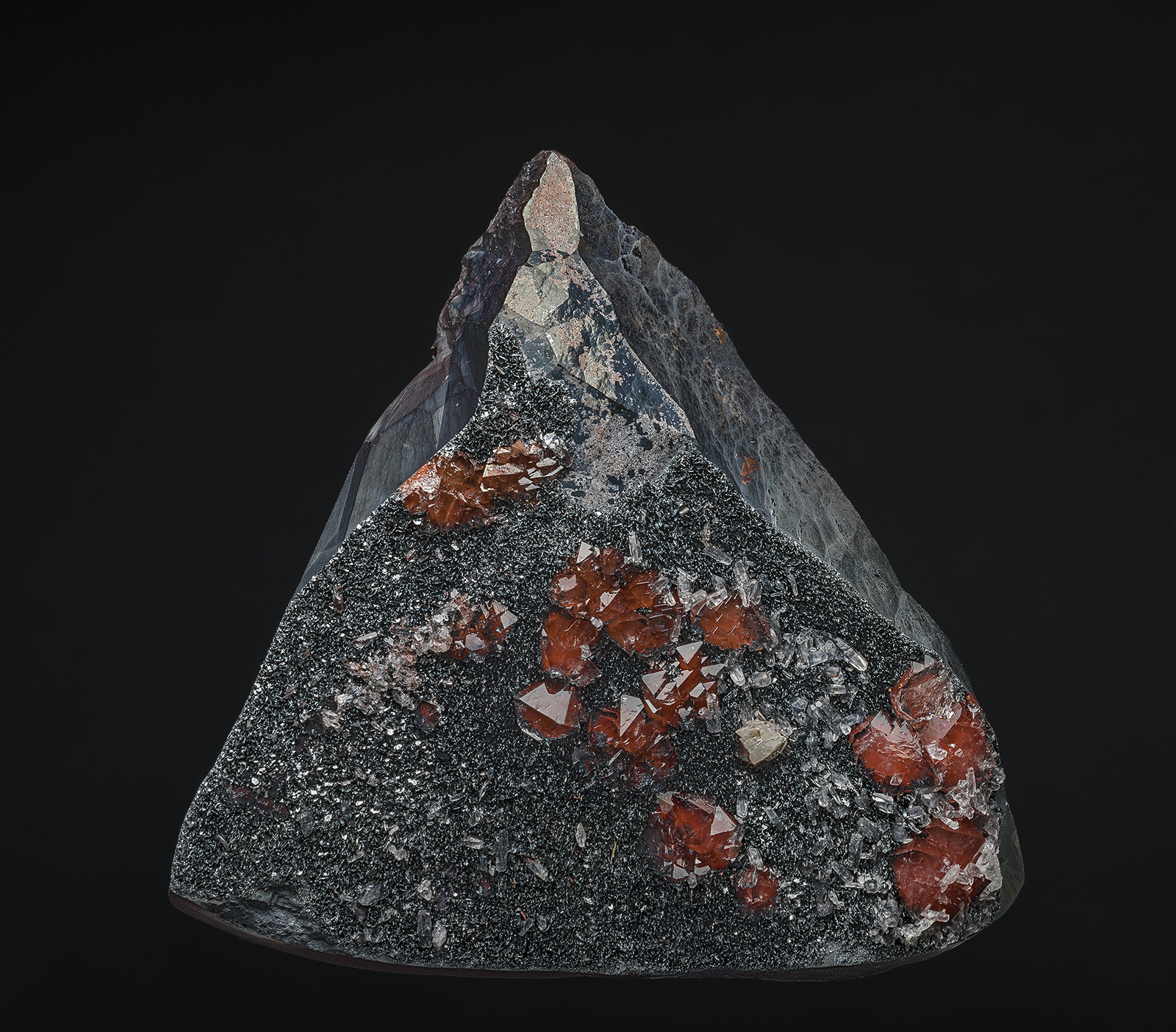 Quartz, Hematite, Calcite
6.9 x 6.2 cm
(Autor: am mizunaka)