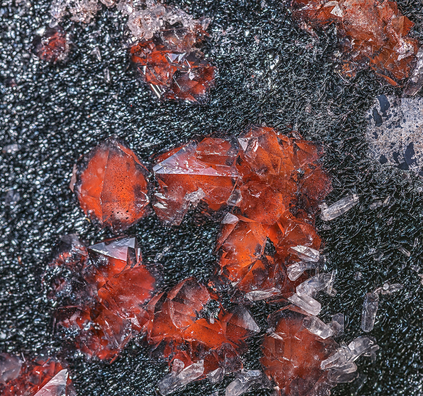 Quartz, Hematite
(Autor: am mizunaka)