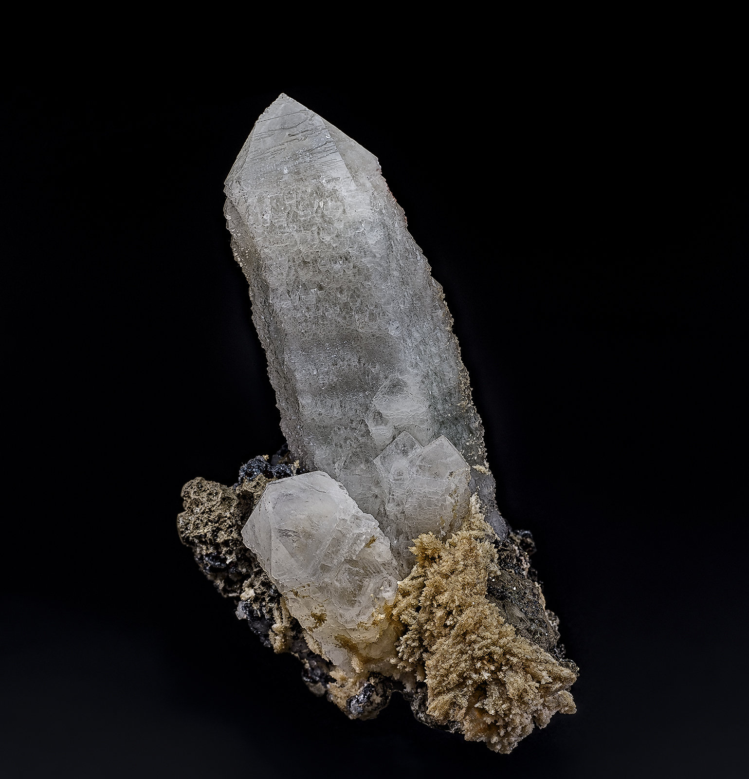 Quartz, Calcite
10.3 x 9.0 cm
(Autor: am mizunaka)