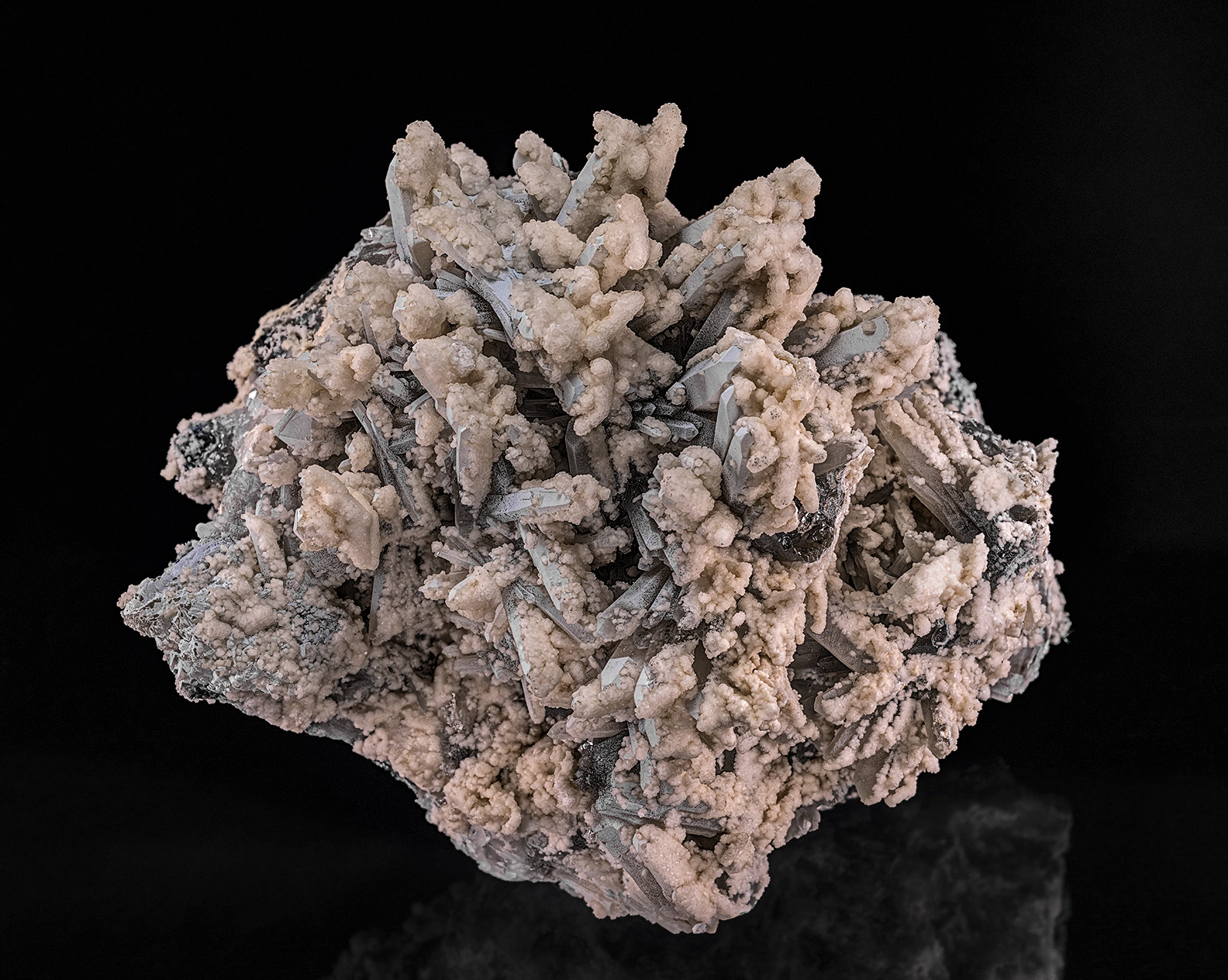 Quartz, Calcite
7.6 x 7.0 cm
(Autor: am mizunaka)