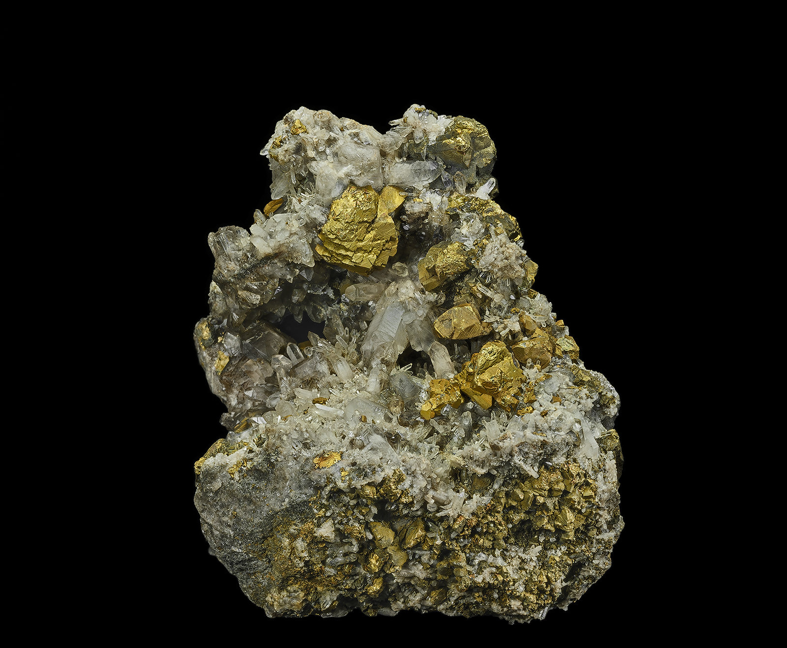Chalcopyrite, Quartz
6.9 x 6.2 cm
(Autor: am mizunaka)