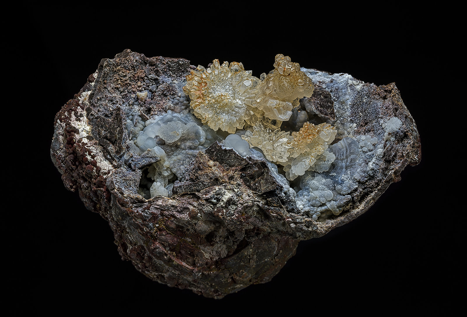 Quartz, Quartz (variety chalcedony), Opal-AN
8.9 x 6.4 cm
(Autor: am mizunaka)