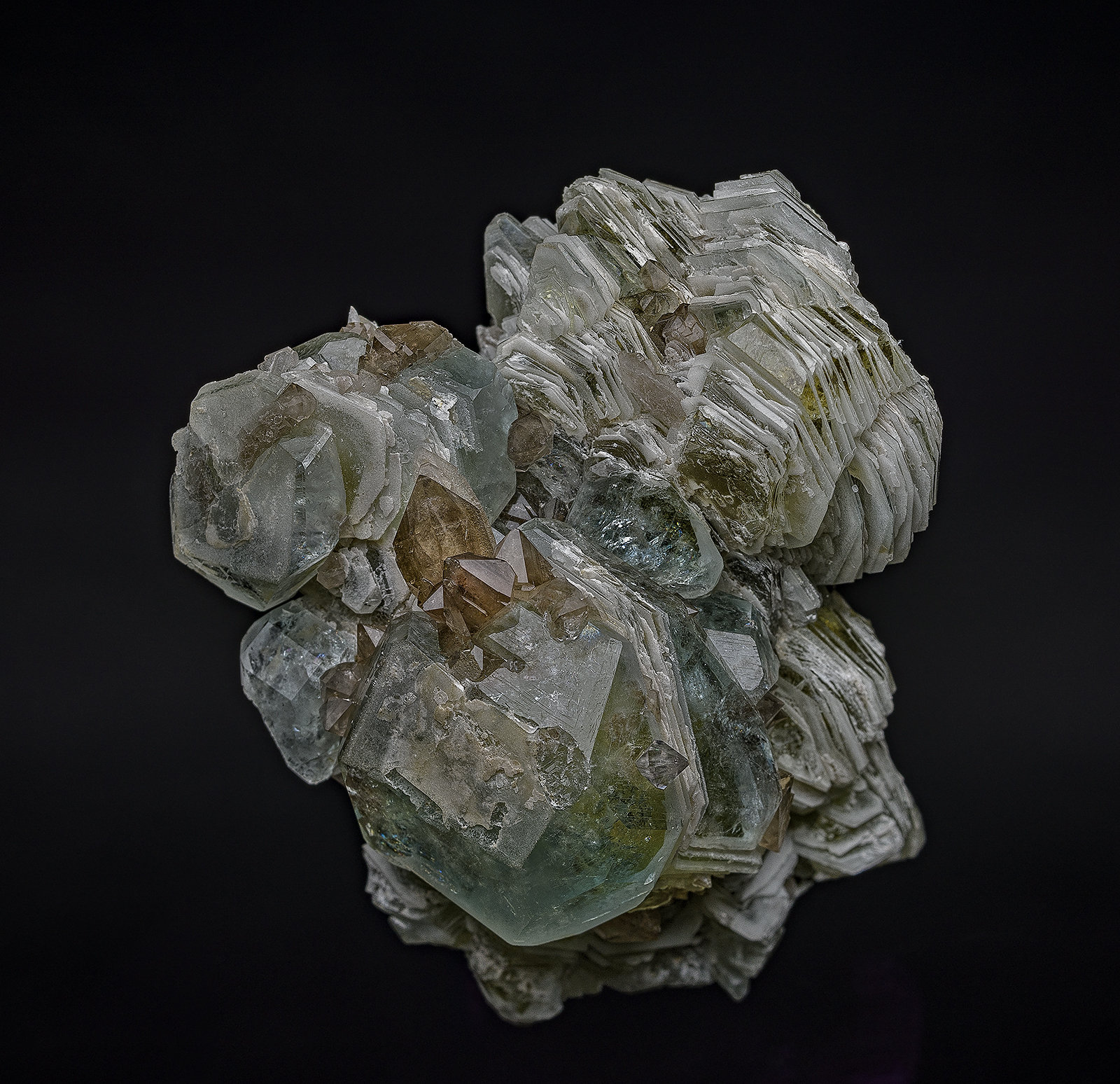 Datolite, Quartz
6.3 x 6.0 cm
(Autor: am mizunaka)