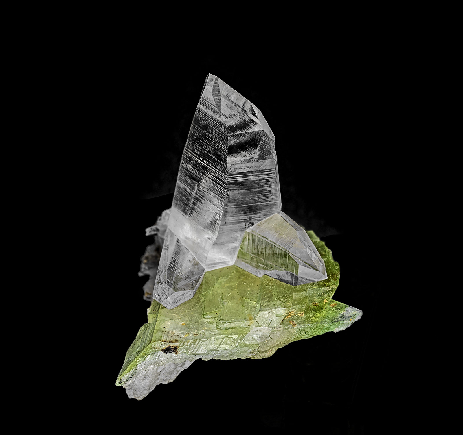 Quartz, Augelite
19 x 23 mm
(Autor: am mizunaka)