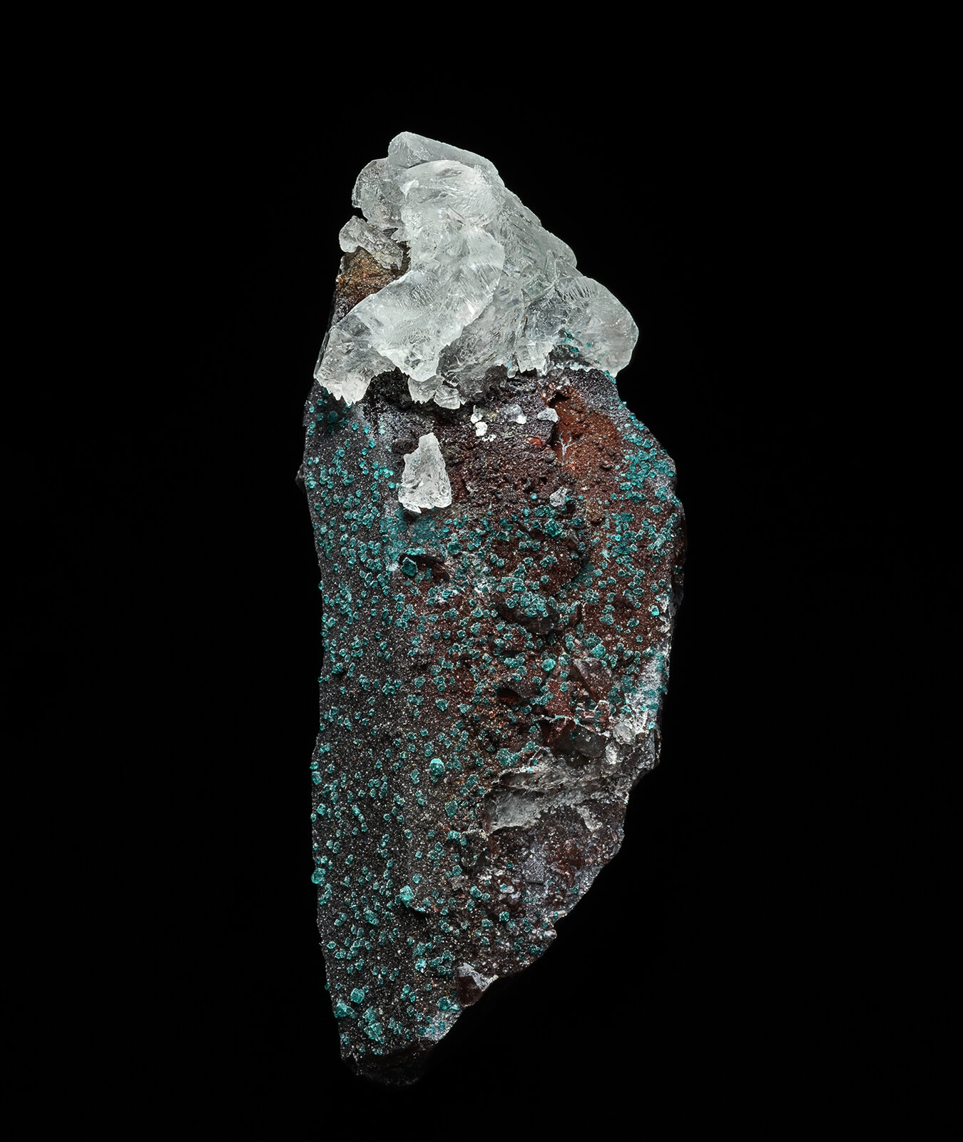 Quartz, Dioptase, Calcite
Tsumeb Mine, Tsumeb, Otjikoto Region, Namibia
7.2 x 3.1 cm
(Autor: am mizunaka)