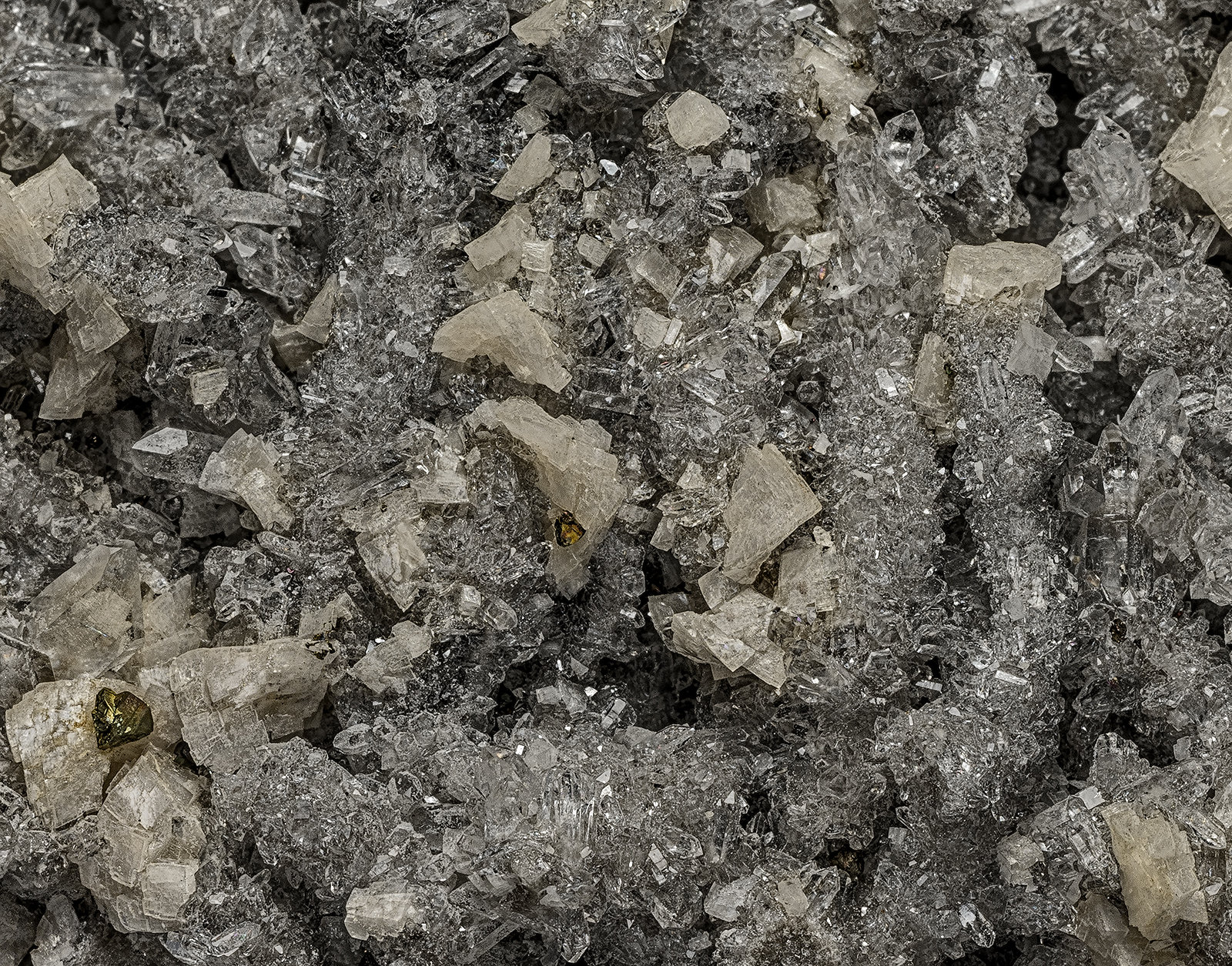 Quartz, Dolomite, Chalcopyrite
(Autor: am mizunaka)