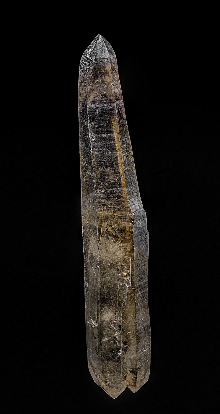 Quartz (variety smoky quartz)
10.9 x 1.8 cm
(Autor: am mizunaka)